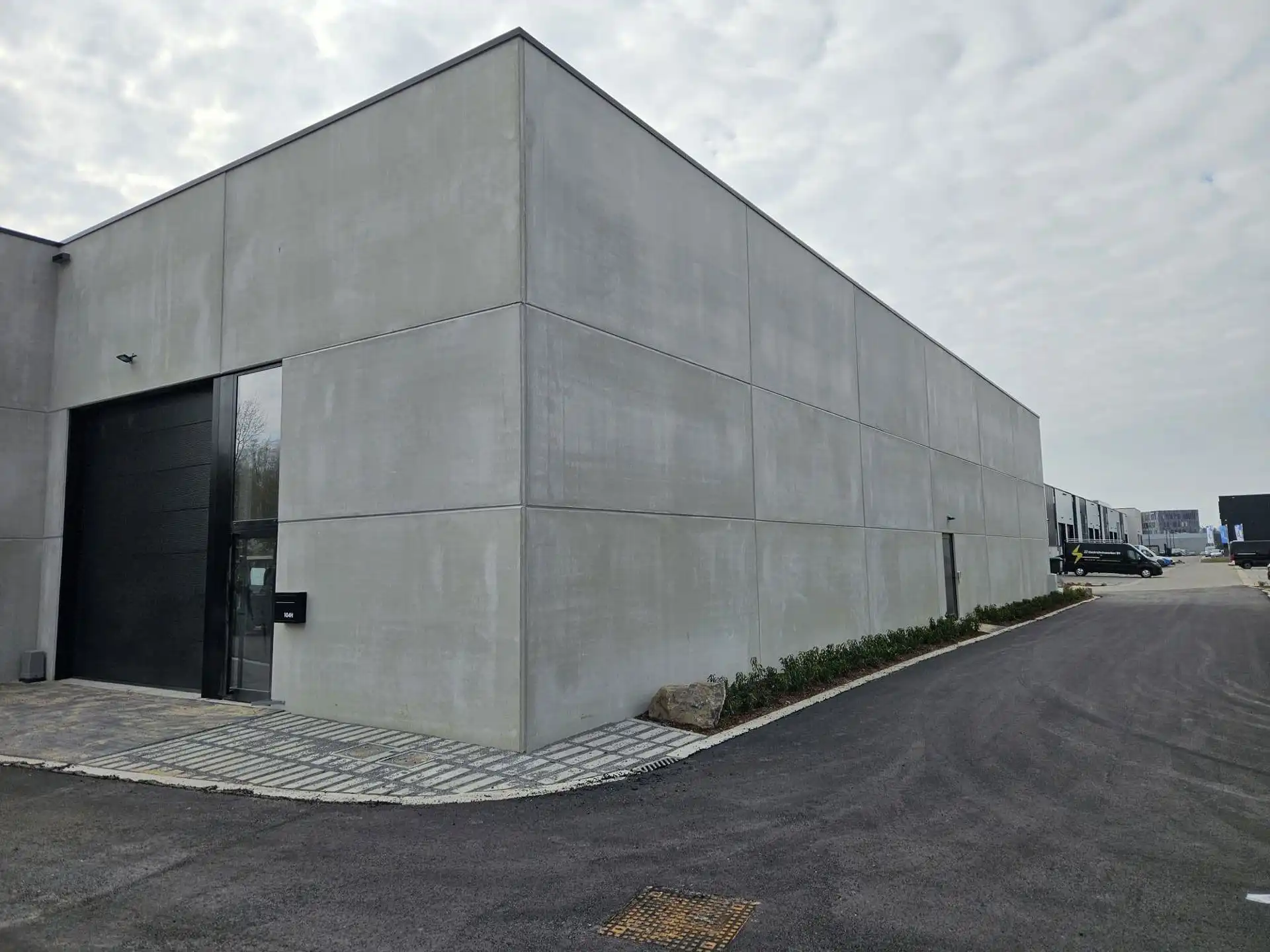 KMO-unit van 150m² te huur in Hasselt. foto 3