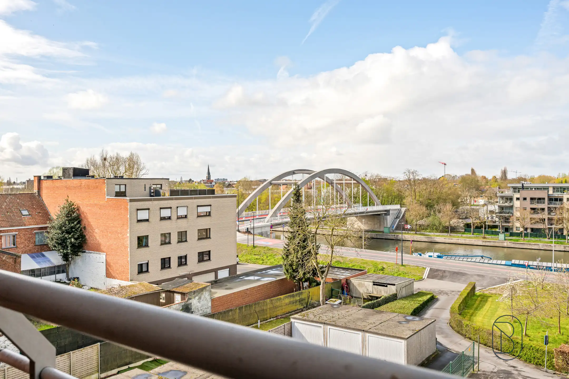 Appartement met ruim terras met zicht op de leie en garage foto 3