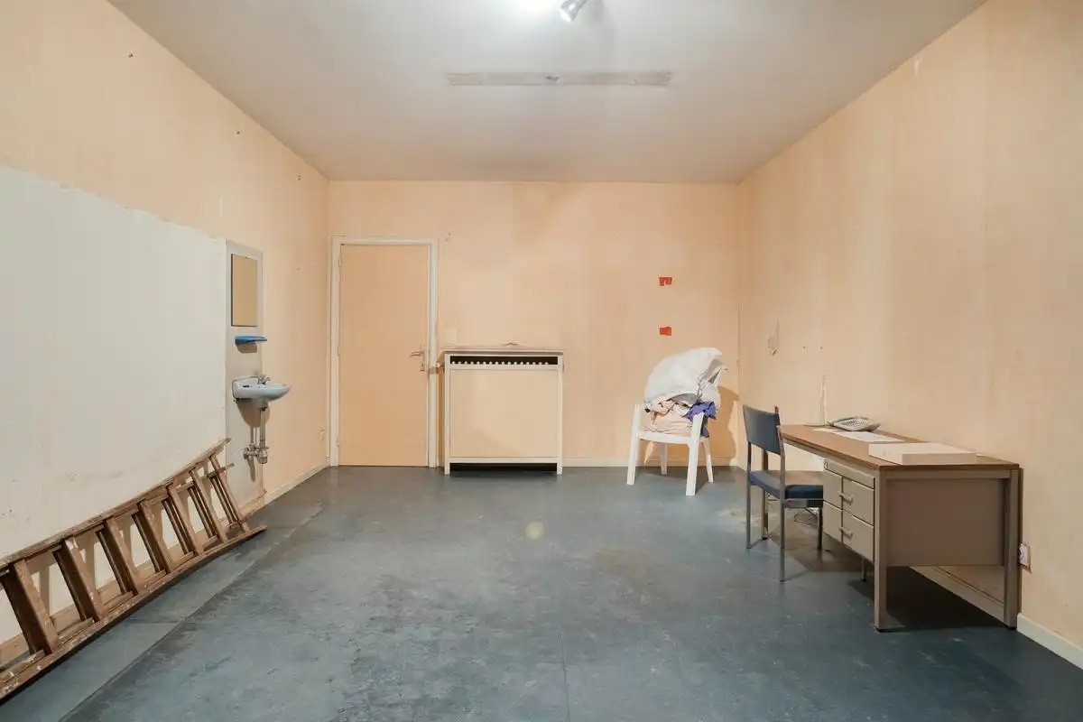 Unieke kans in hartje Kortrijk: Veelzijdig pand met karakter en topligging foto 9