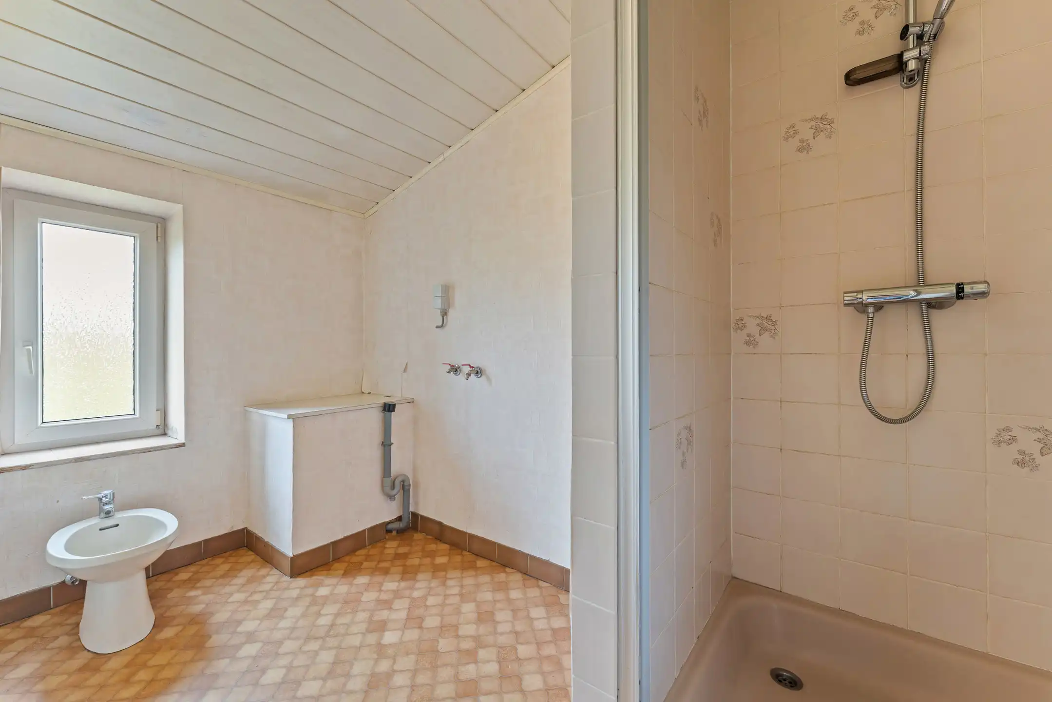 Woning met tal van mogelijkheden te Voeren. foto 13