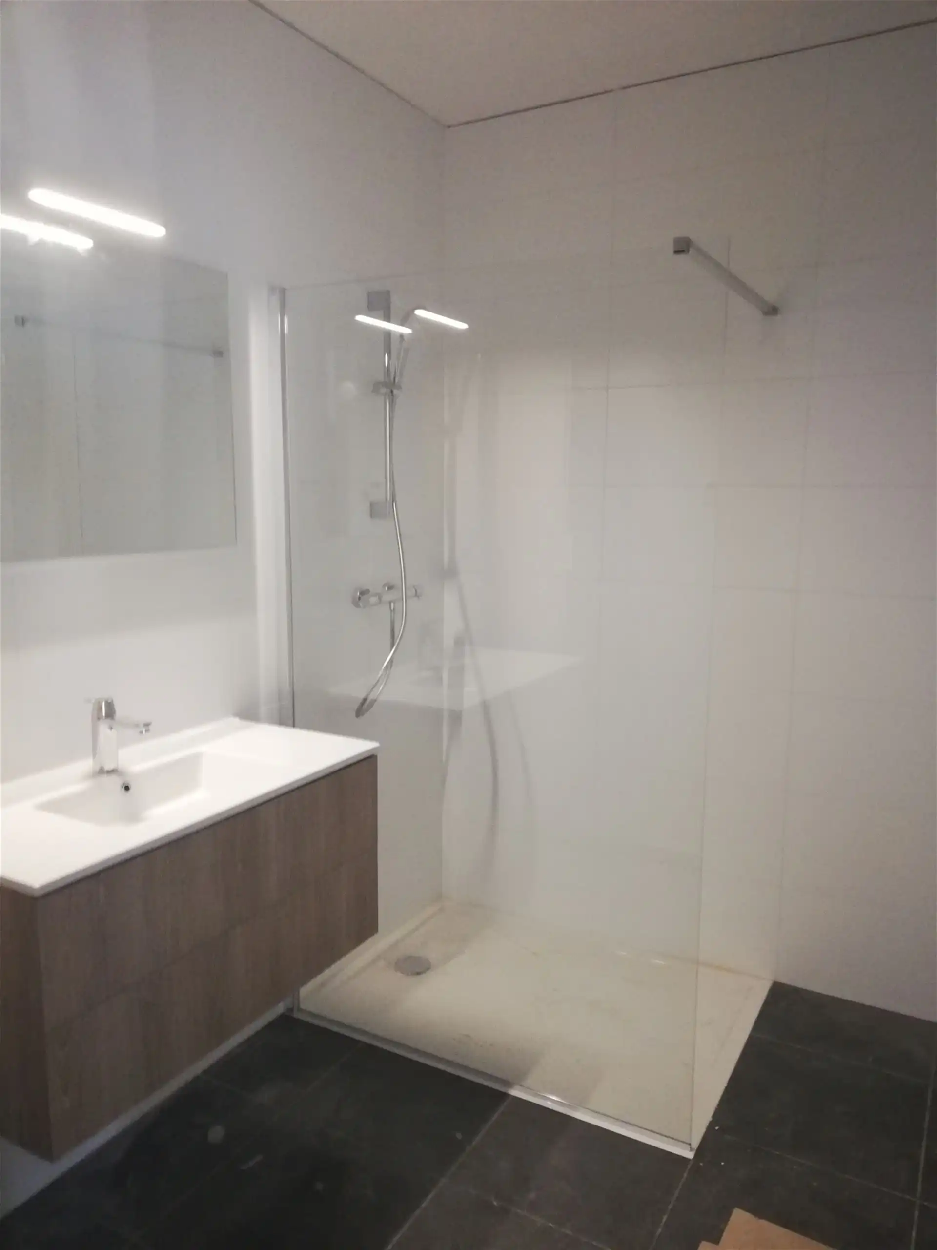 Appartement met 2 slaapkamers en terras en autostaanplaats foto 7