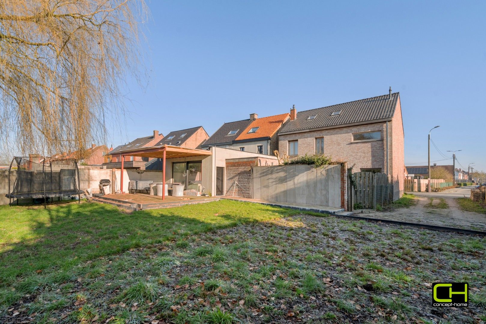 Gerenoveerde woning met drie slaapkamers te koop in Lievegem foto 19