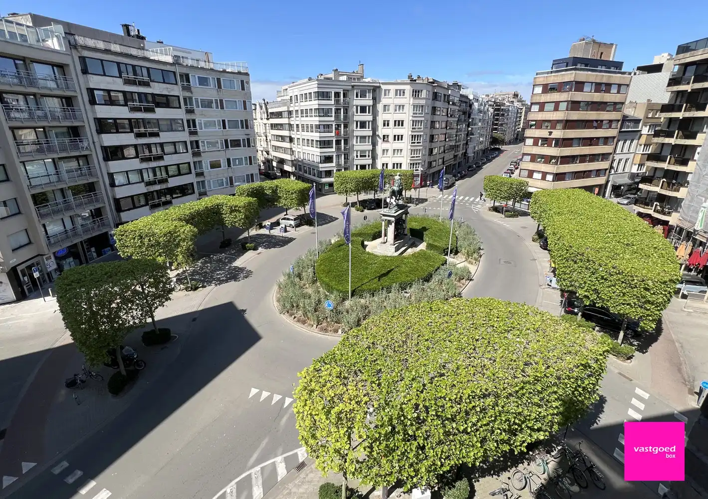 Lichtrijk hoekappartement met 2 slaapkamers en terras, hart van Oostende foto 2
