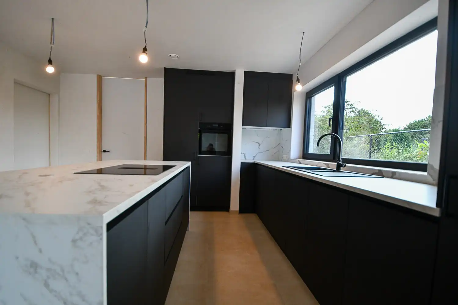 Instapklare nieuwbouwwoning met 4 slaapkamers en hoge afwerkingsgraad foto 3