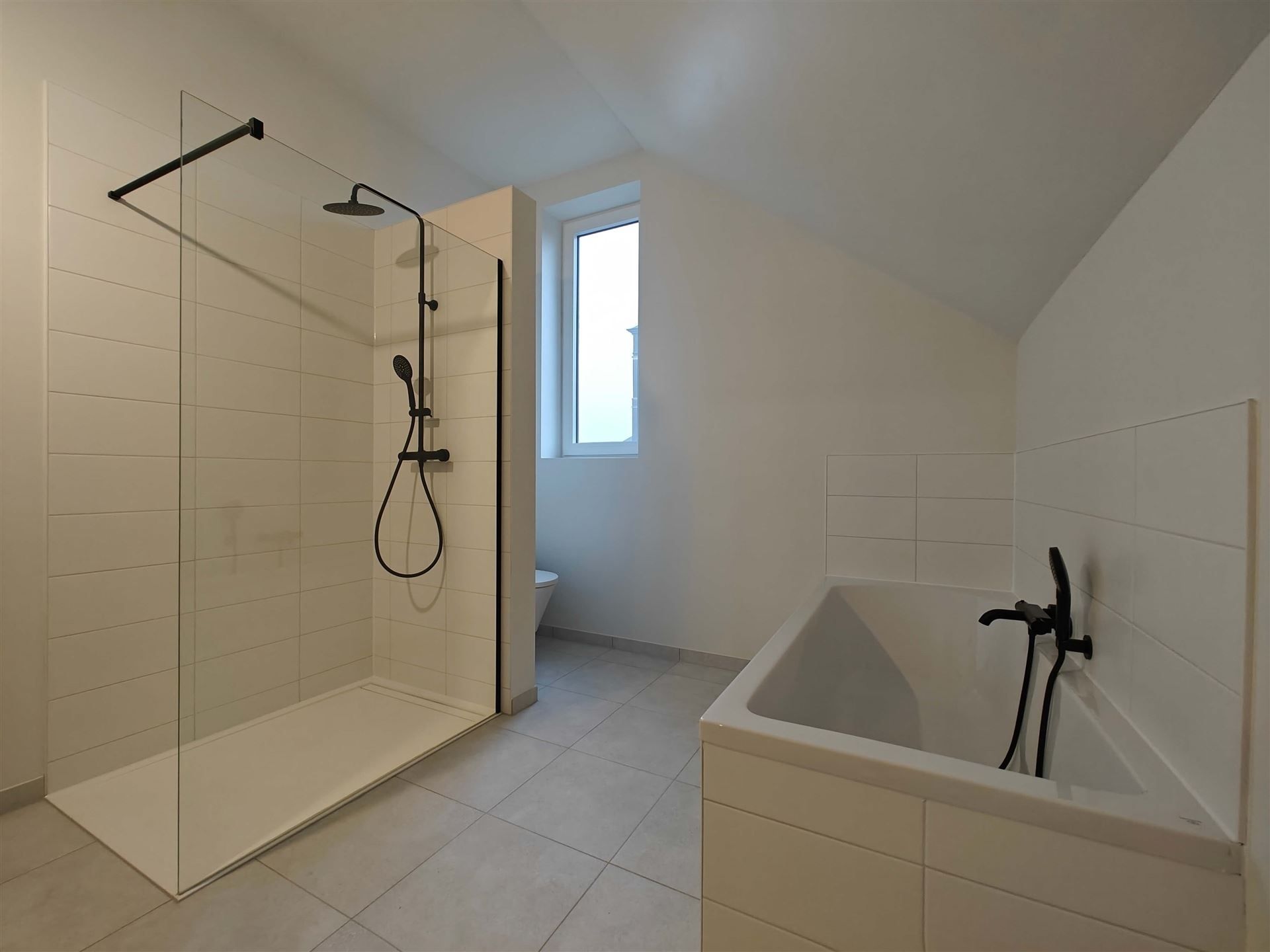 Nieuwbouwwoning te vucht met 3 slaapkamers foto 14