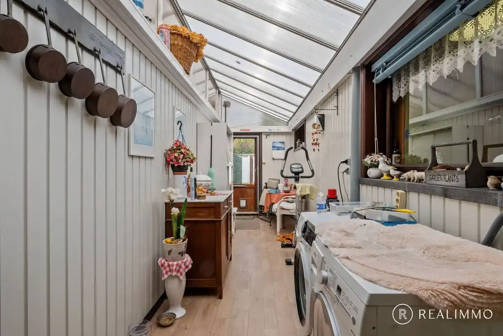 Te renoveren gezinswoning met uitweg en garage in Avelgem foto 9