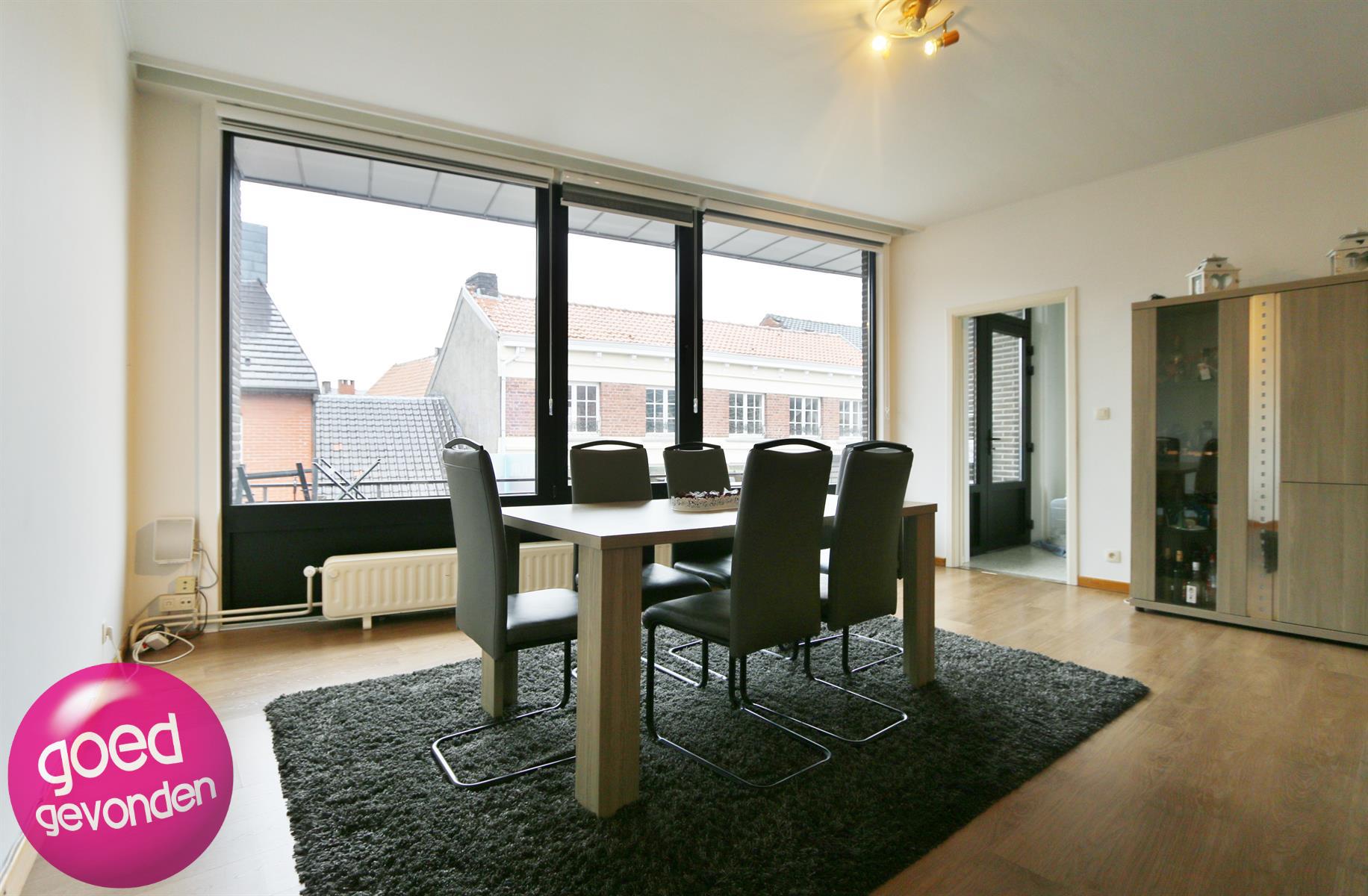 CENTRUM STAD - RUIM APPARTEMENT - 2 tot 3 SLK foto 4