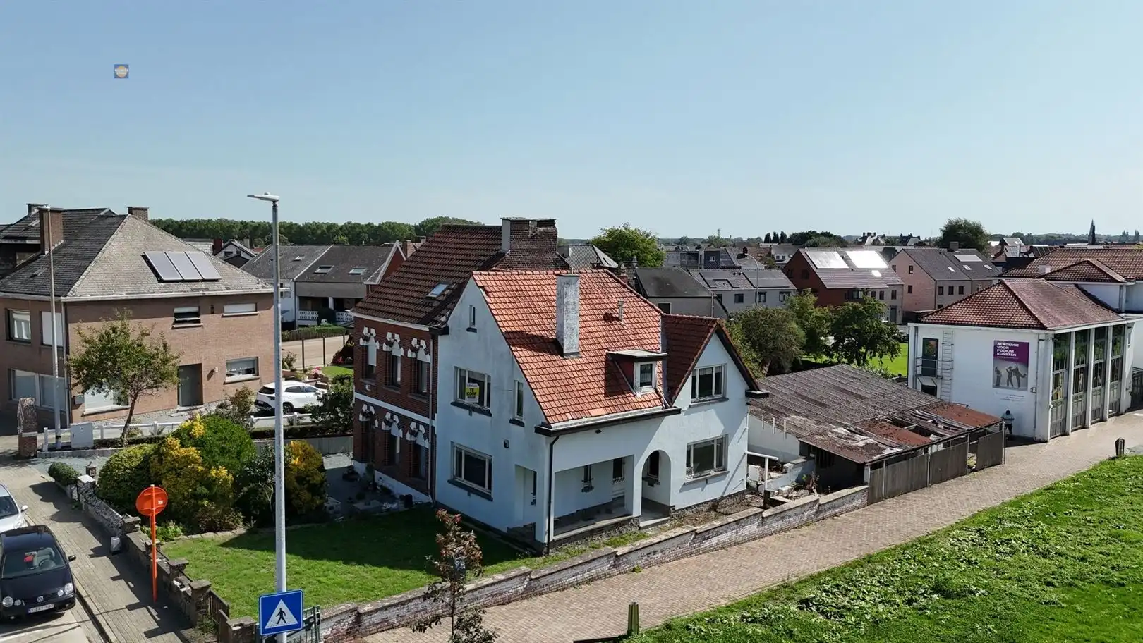 Karaktervolle te renoveren woning met 3 slaapkamers en tuin in Denderleeuw foto 26