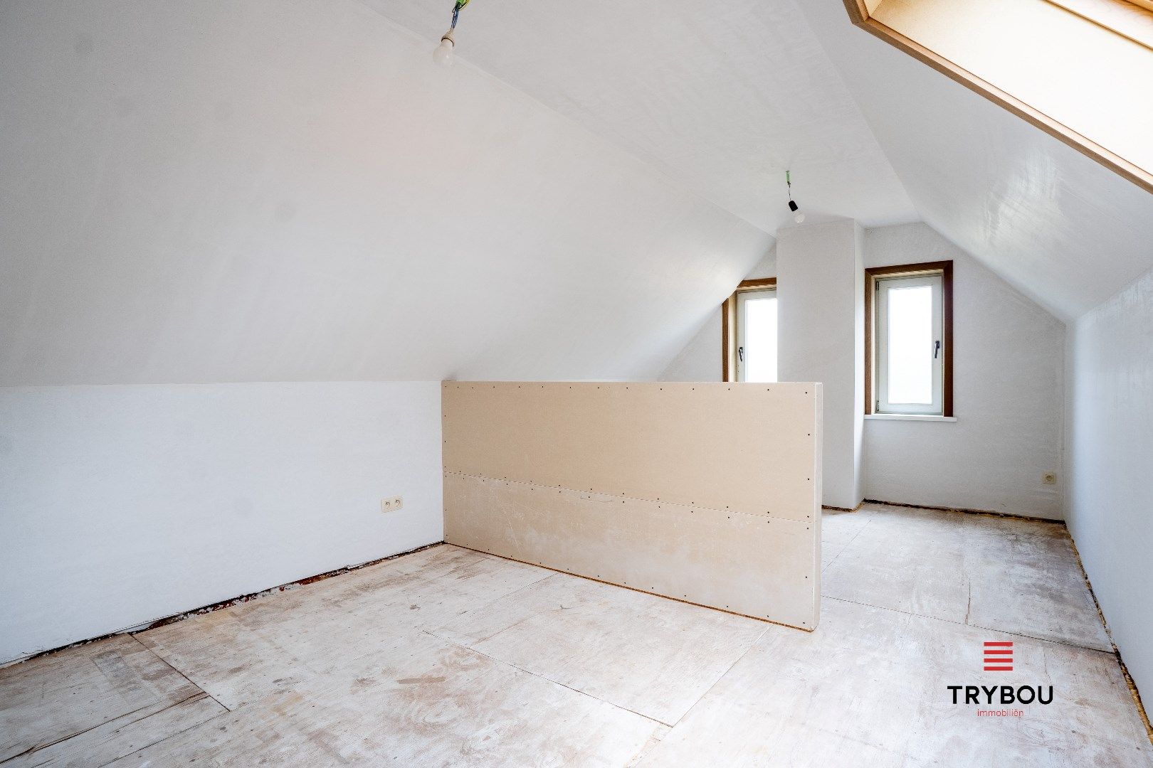 Starterswoning in het centrum van Houthulst foto 16