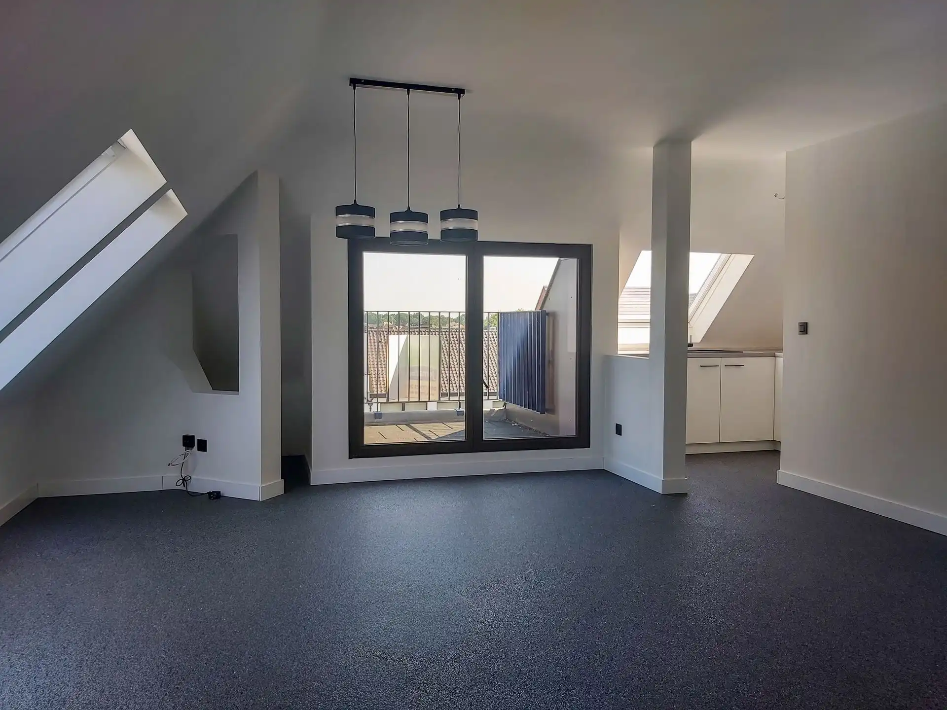 Appartement met 1 slaapkamer, terras en privatieve autostaanplaats in Maasmechelen! foto 2