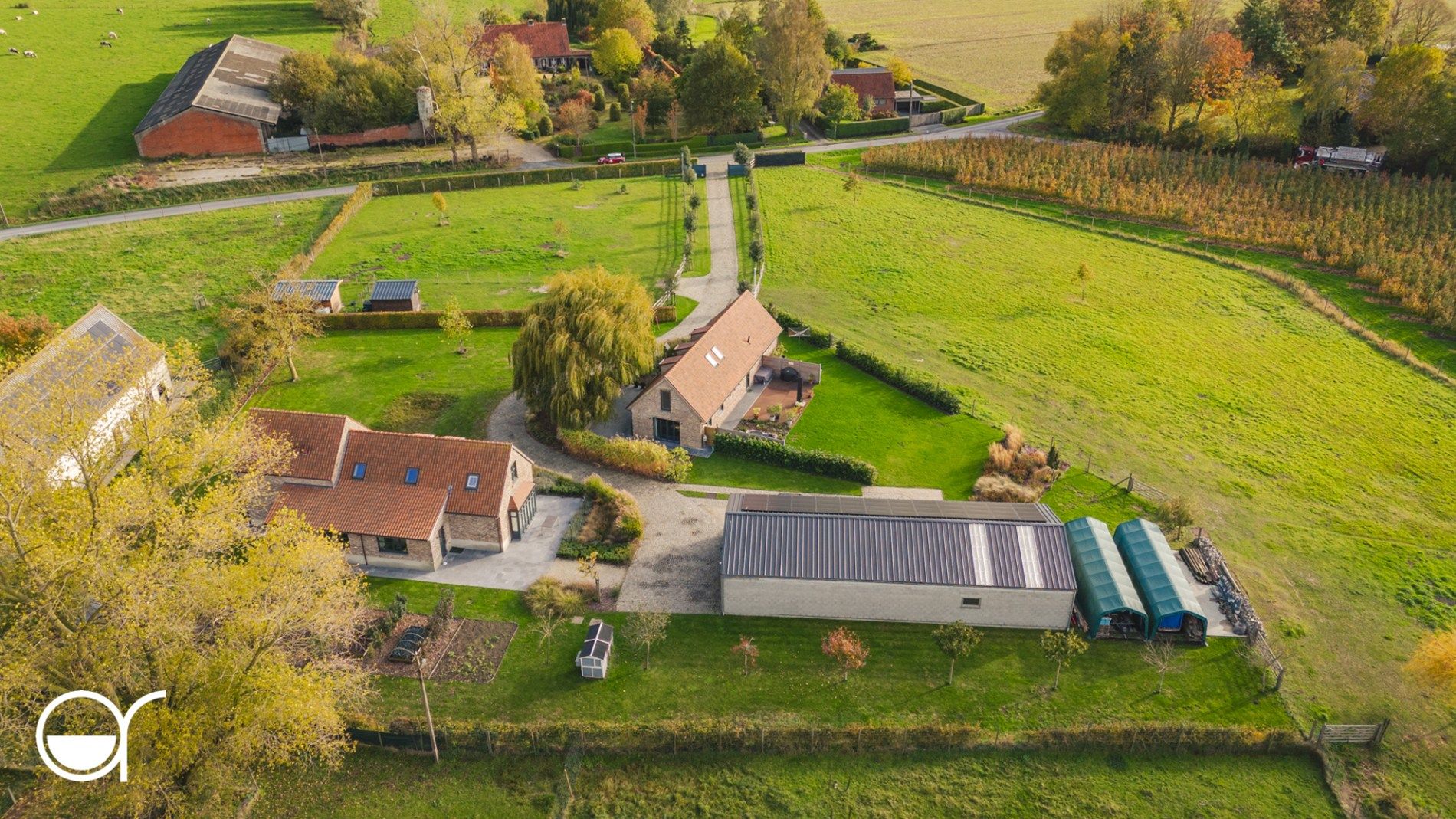Unieke eigendom op slechts 3 min rijden van de afrit Nevele foto 2