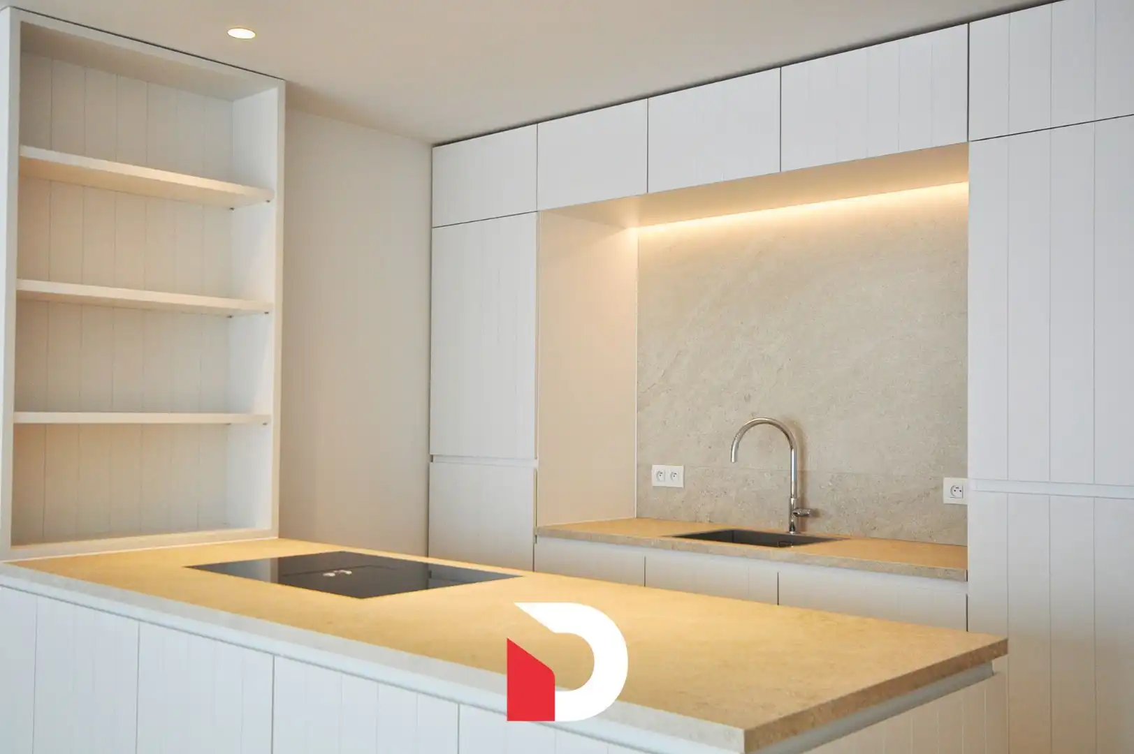 Ruim luxe appartement met 3 slaapkamers en 2 terrassen foto 4