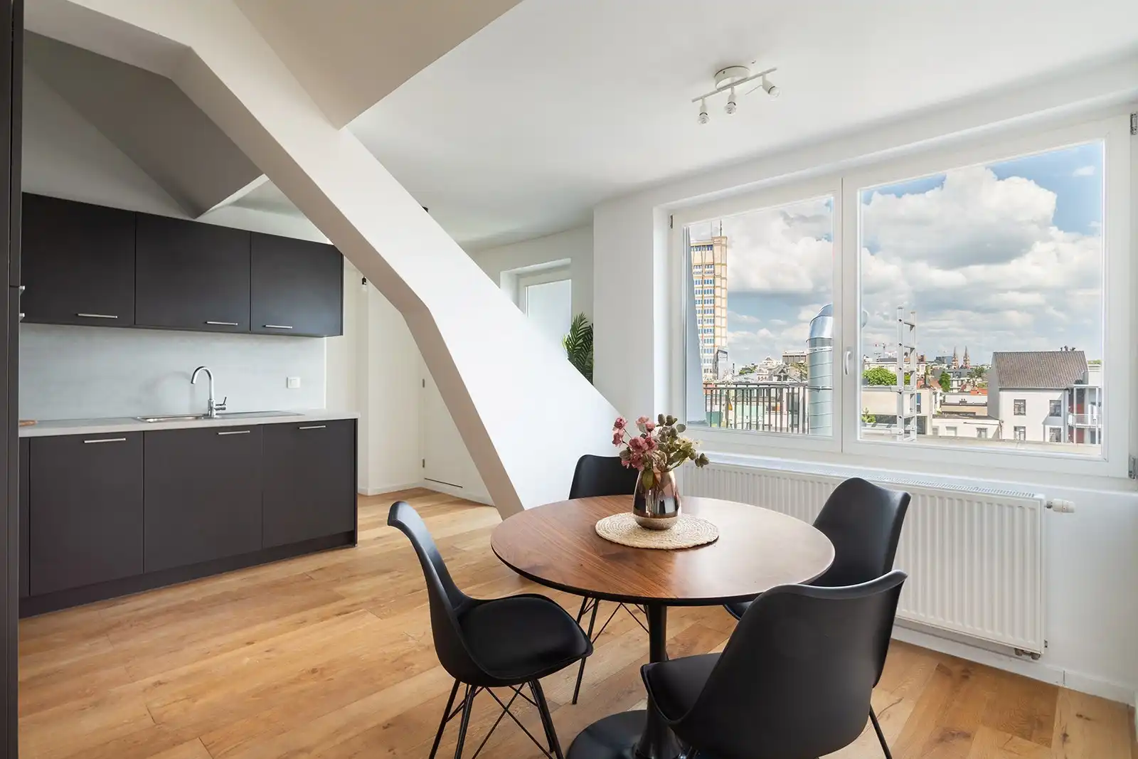 Modern wonen onder de Antwerpse skyline foto 5