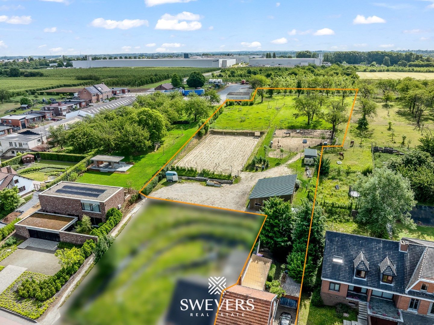 Instapklare halfopen woning met paardenaccommodatie op 73a in Sint-Truiden foto 2