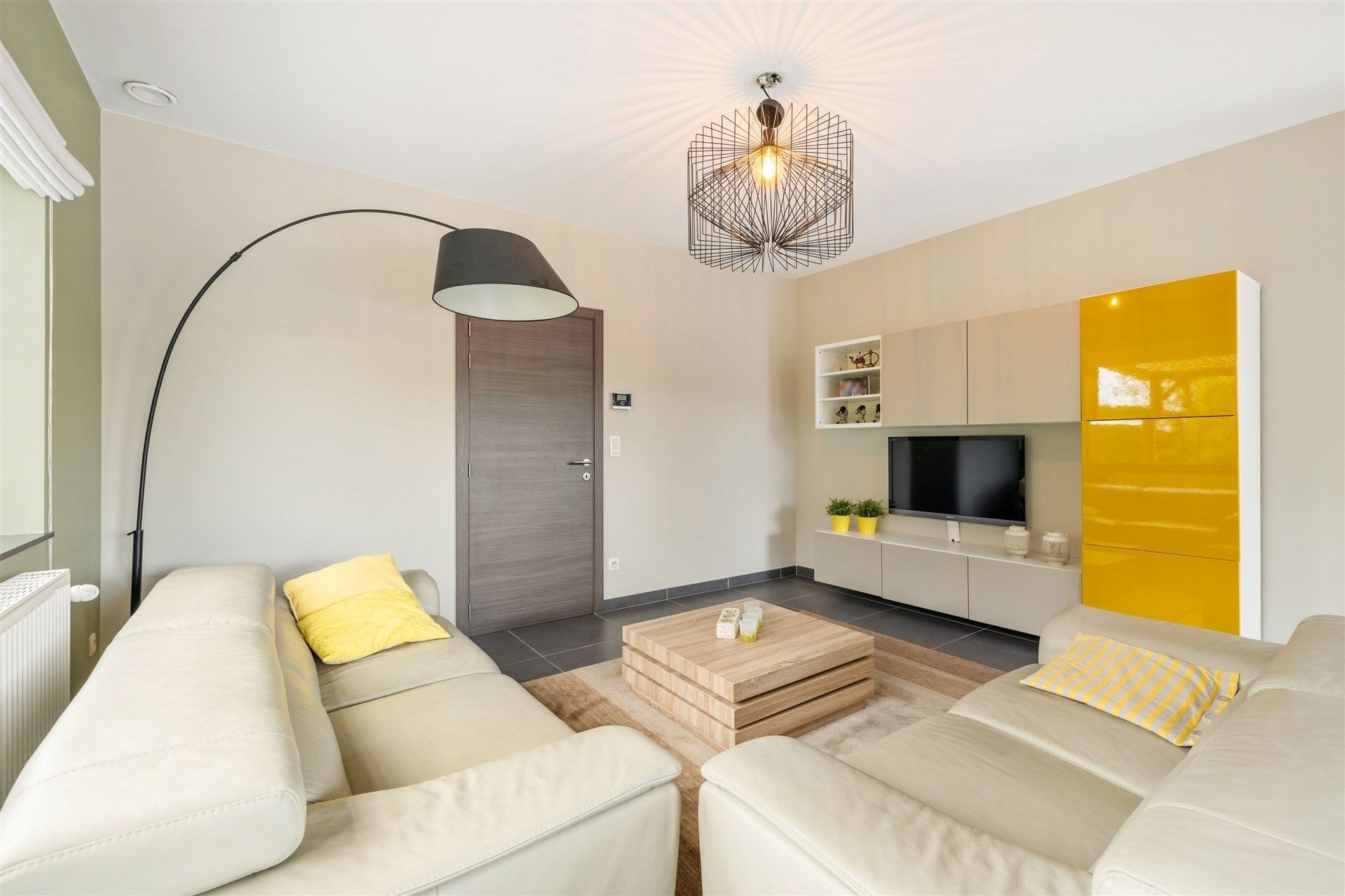 Recente gezinswoning met 3 slaapkamers en inpandige garage (BJ 2014) foto 4