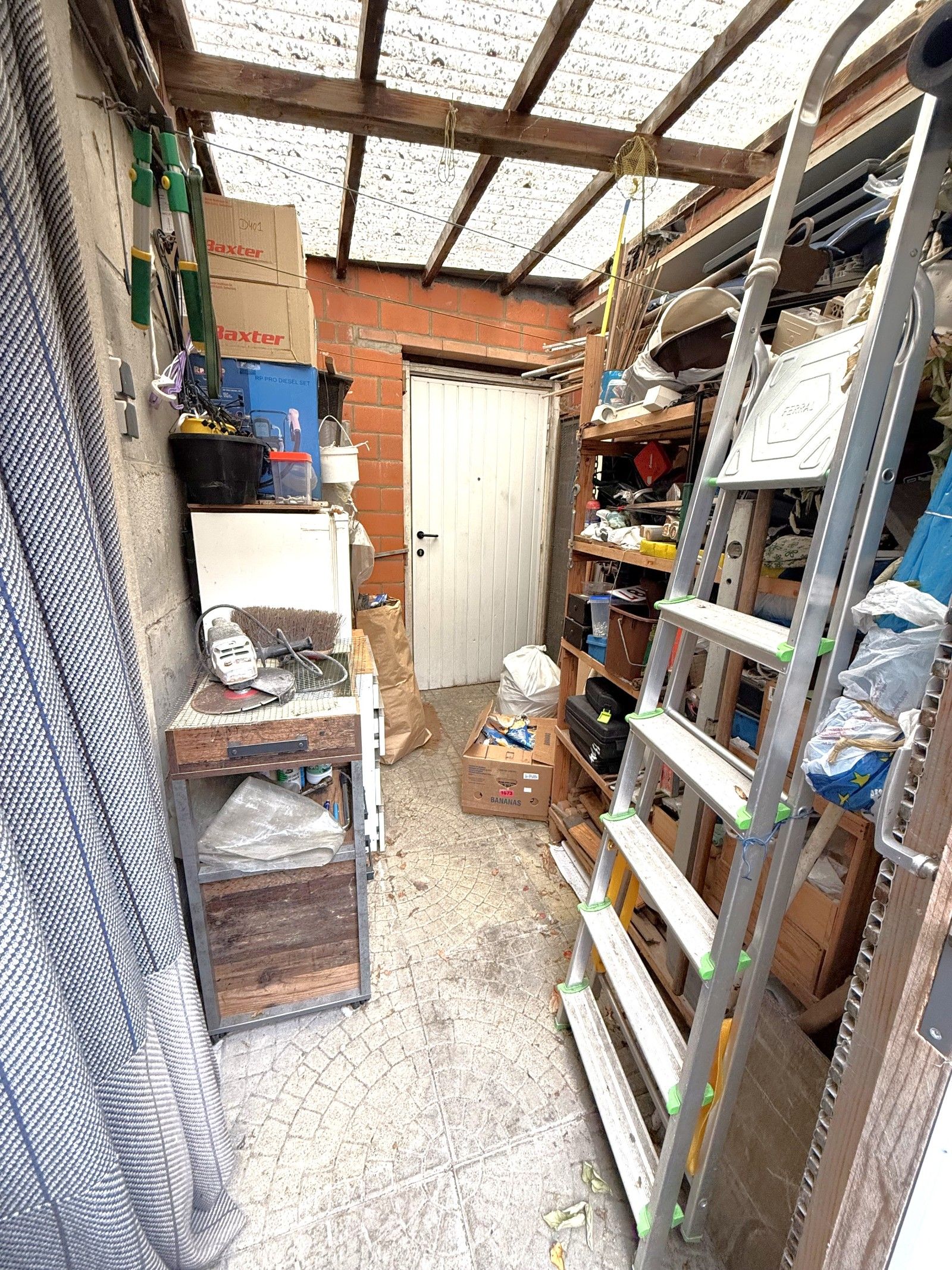 Charmante woning met garage op ideale ligging. foto 5