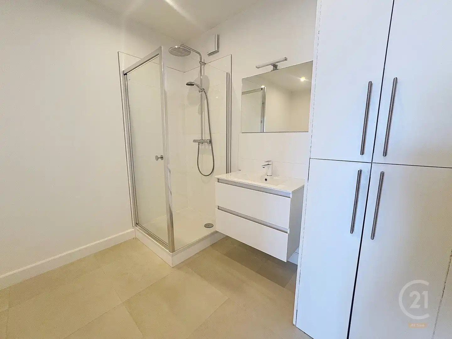 Volledig gerenoveerd gelijkvloers appartement aan de Zeedijk van Westende foto 11