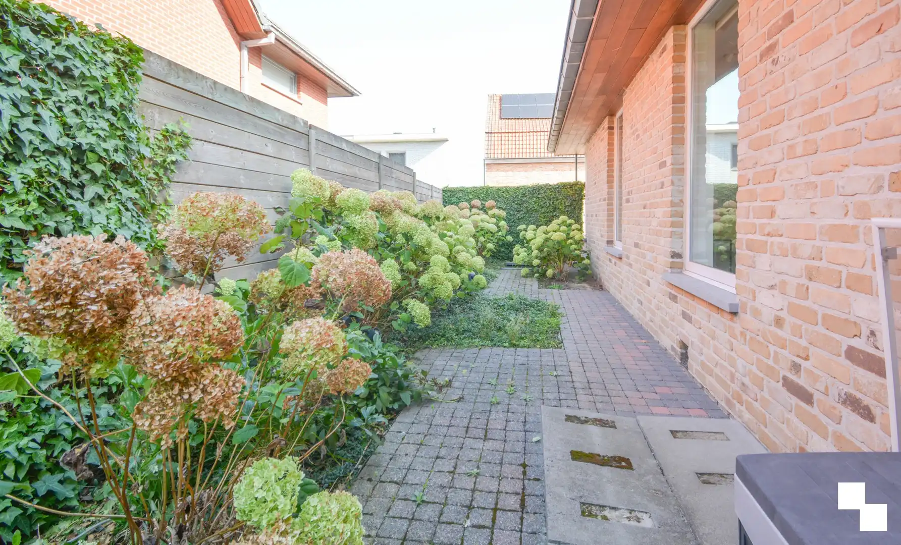 Vrijstaande moderne woning. foto 31