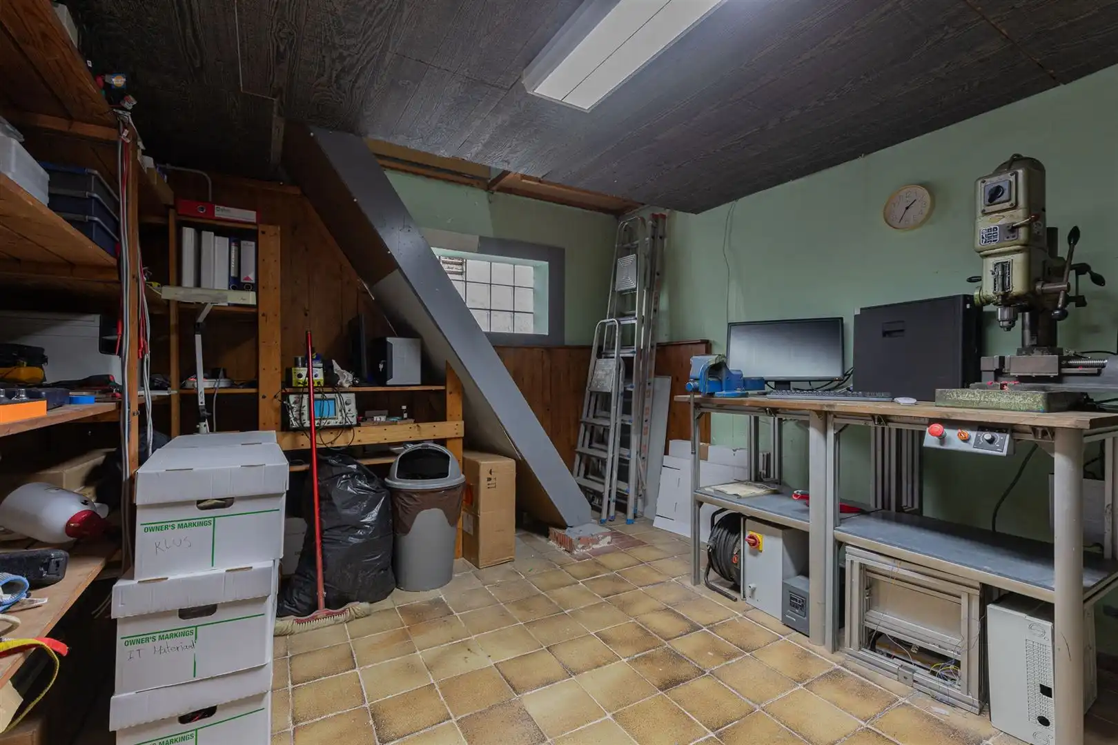 Ruime bel-etage met 3 slaapkamers, grote garage en gezellige tuin foto 17