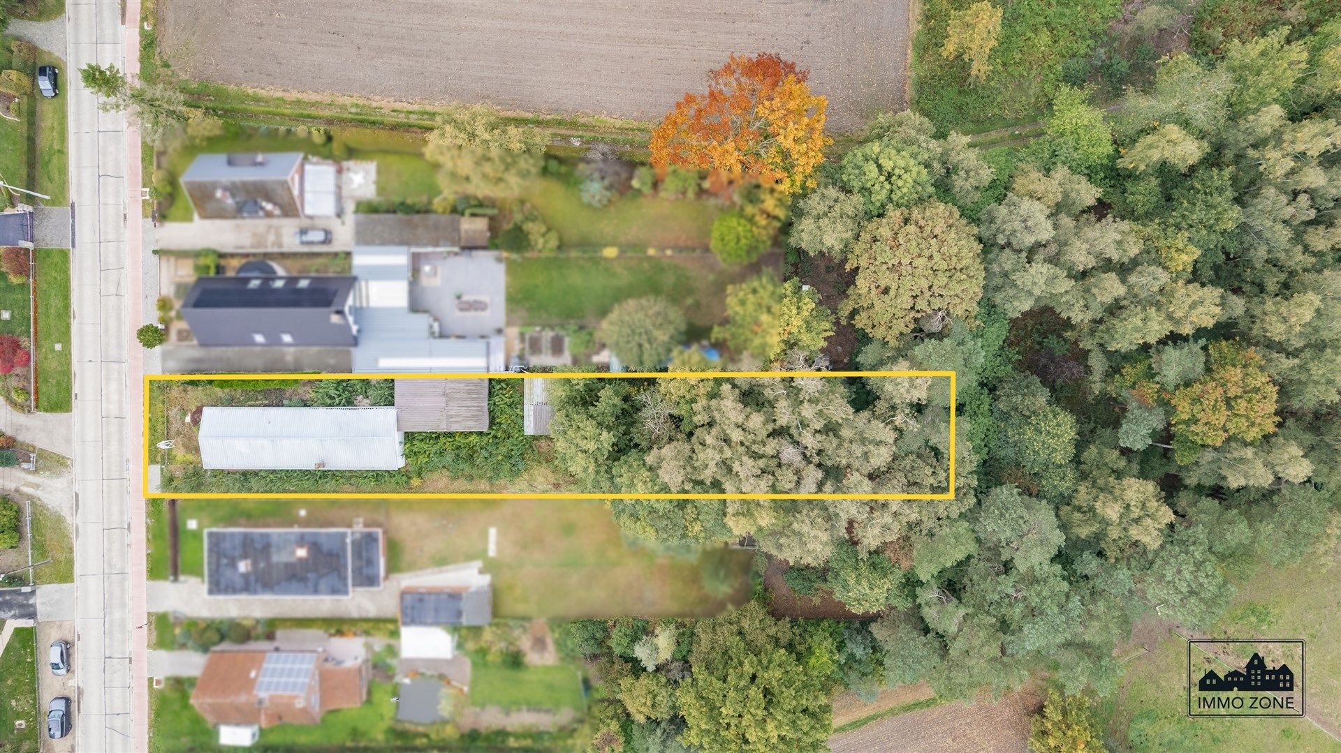 bungalow op goede locatie met 1353 m² grond foto 2