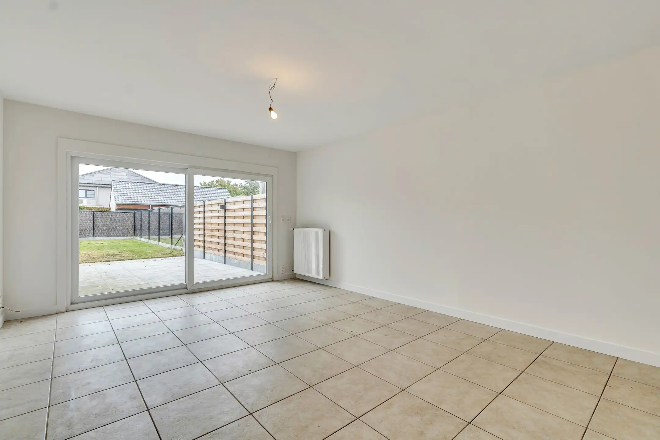 Instapklaar gelijkvloers appartement met tuin nabij centrum foto 3