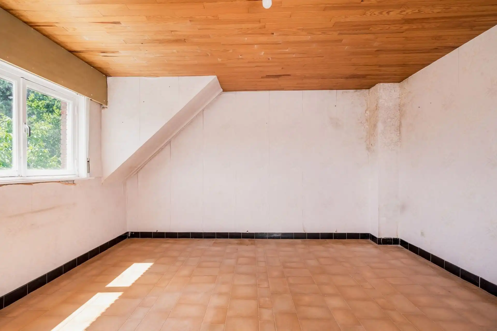 Te renoveren woning op toplocatie! foto 16