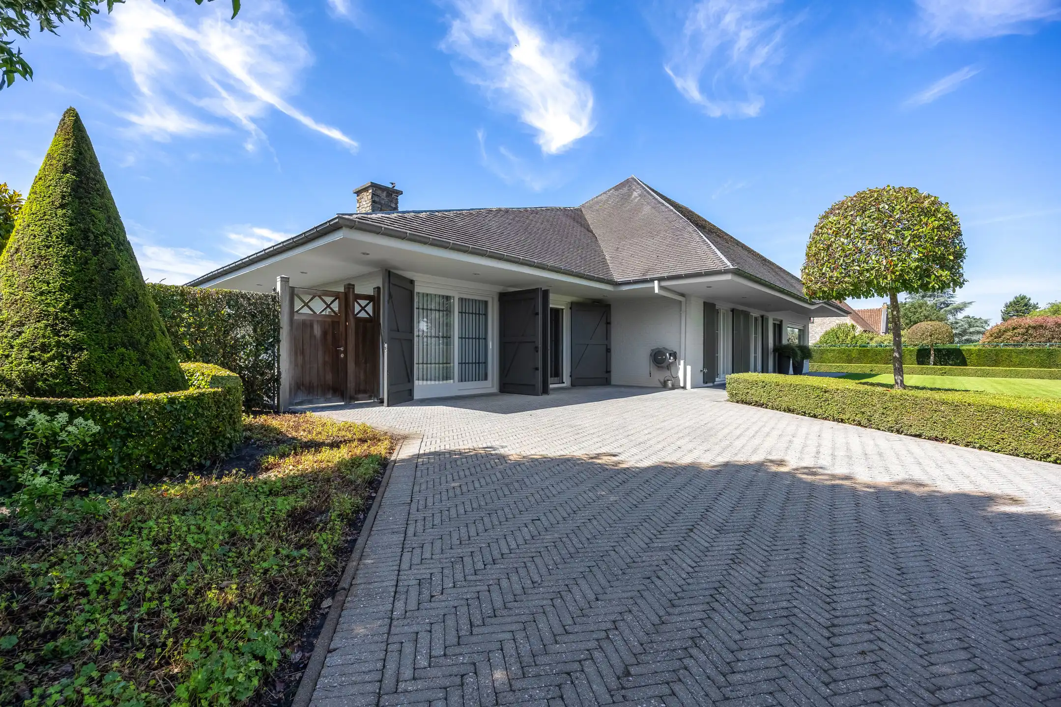 Villa met potentieel in Oostmalle en mogelijkheid tot aankoop achtergelegen weilanden foto 2