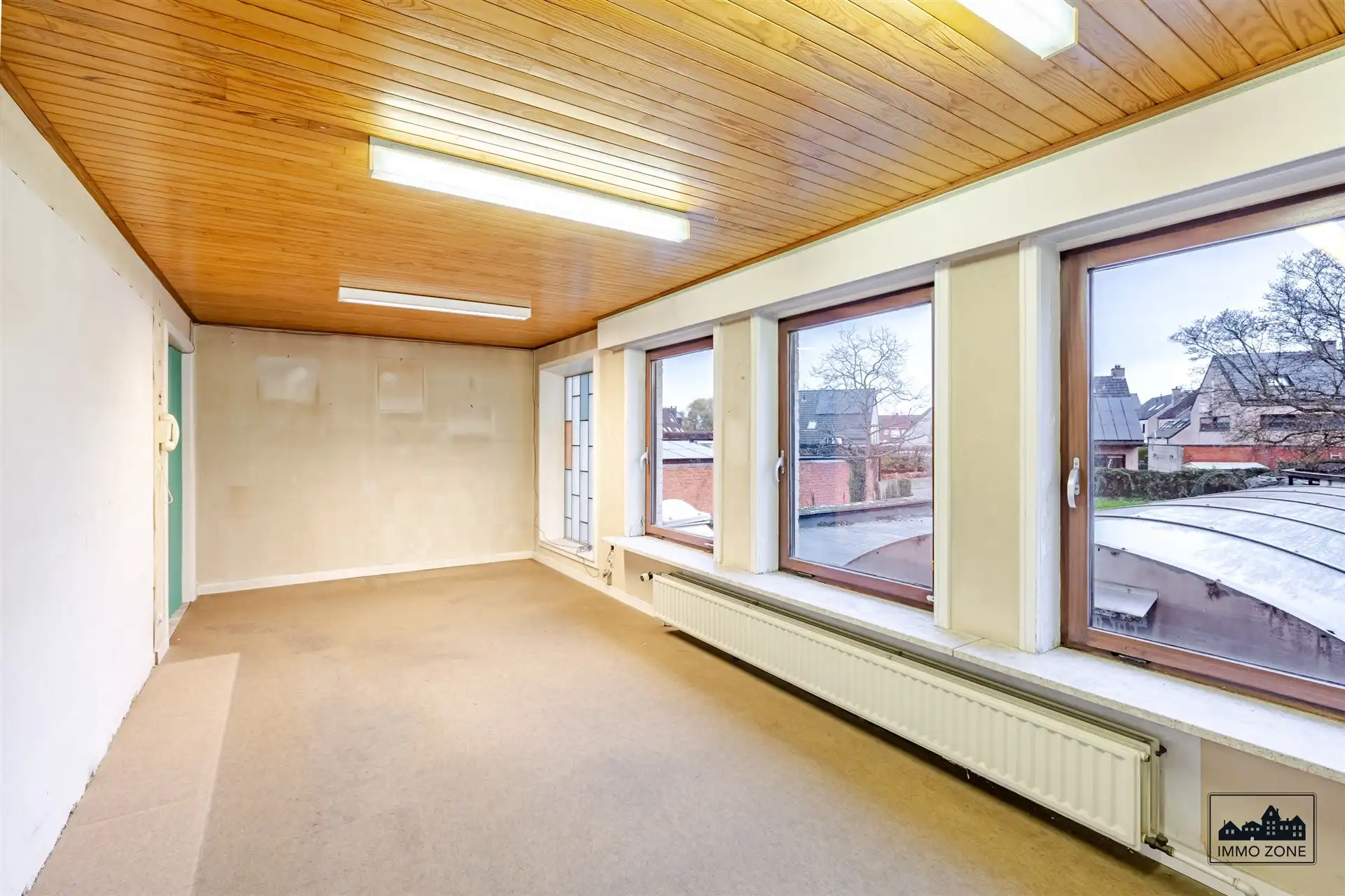 Ruime renovatiewoning met 5 slaapkamers en grote tuin foto 16