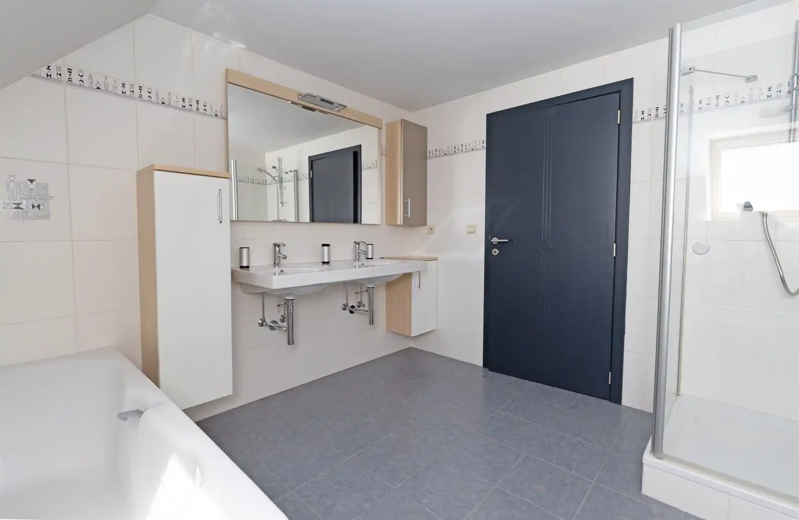 Goed onderhouden villa nabij het centrum foto 19