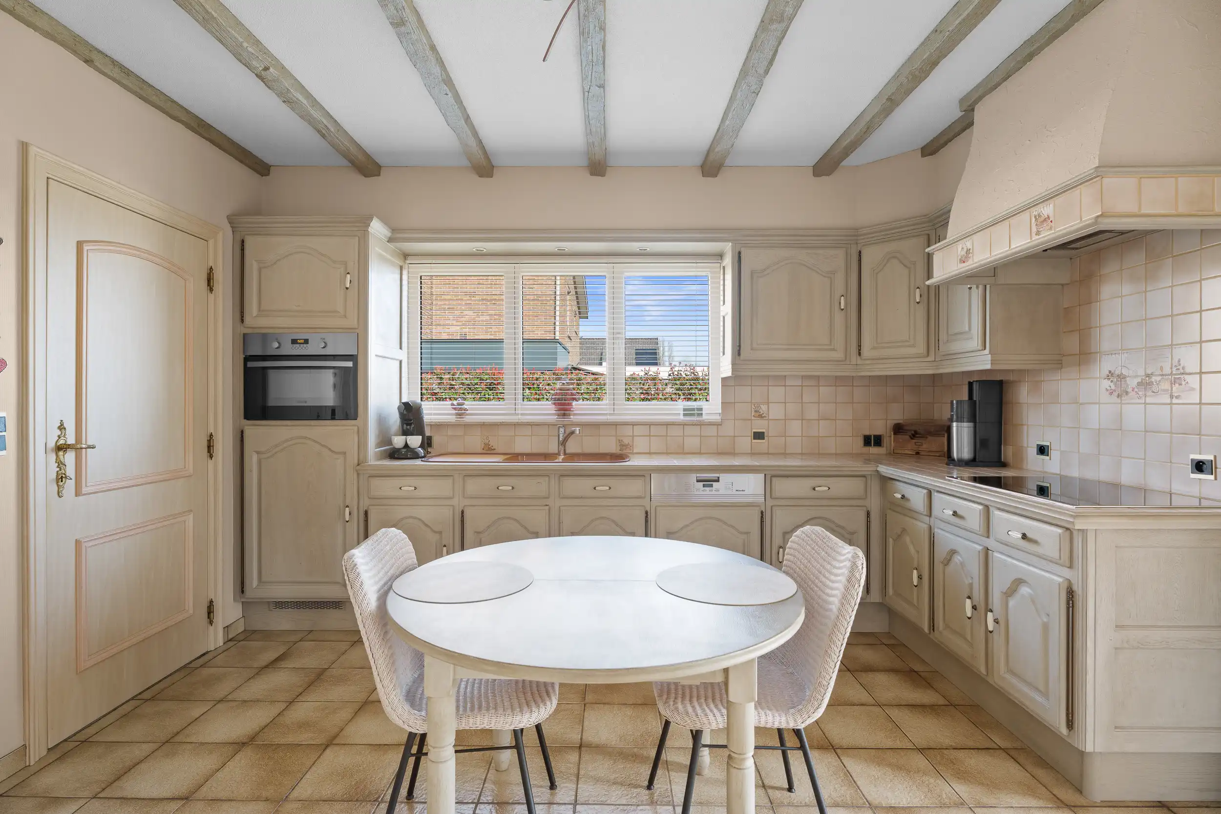 Op te frissen bungalow te Destelbergen foto 8