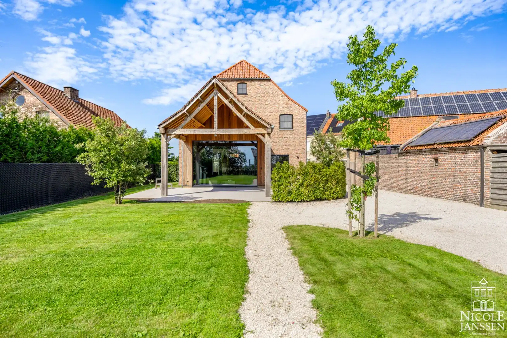 Luxueus afgewerkt landhuis foto {{pictureIndex}}