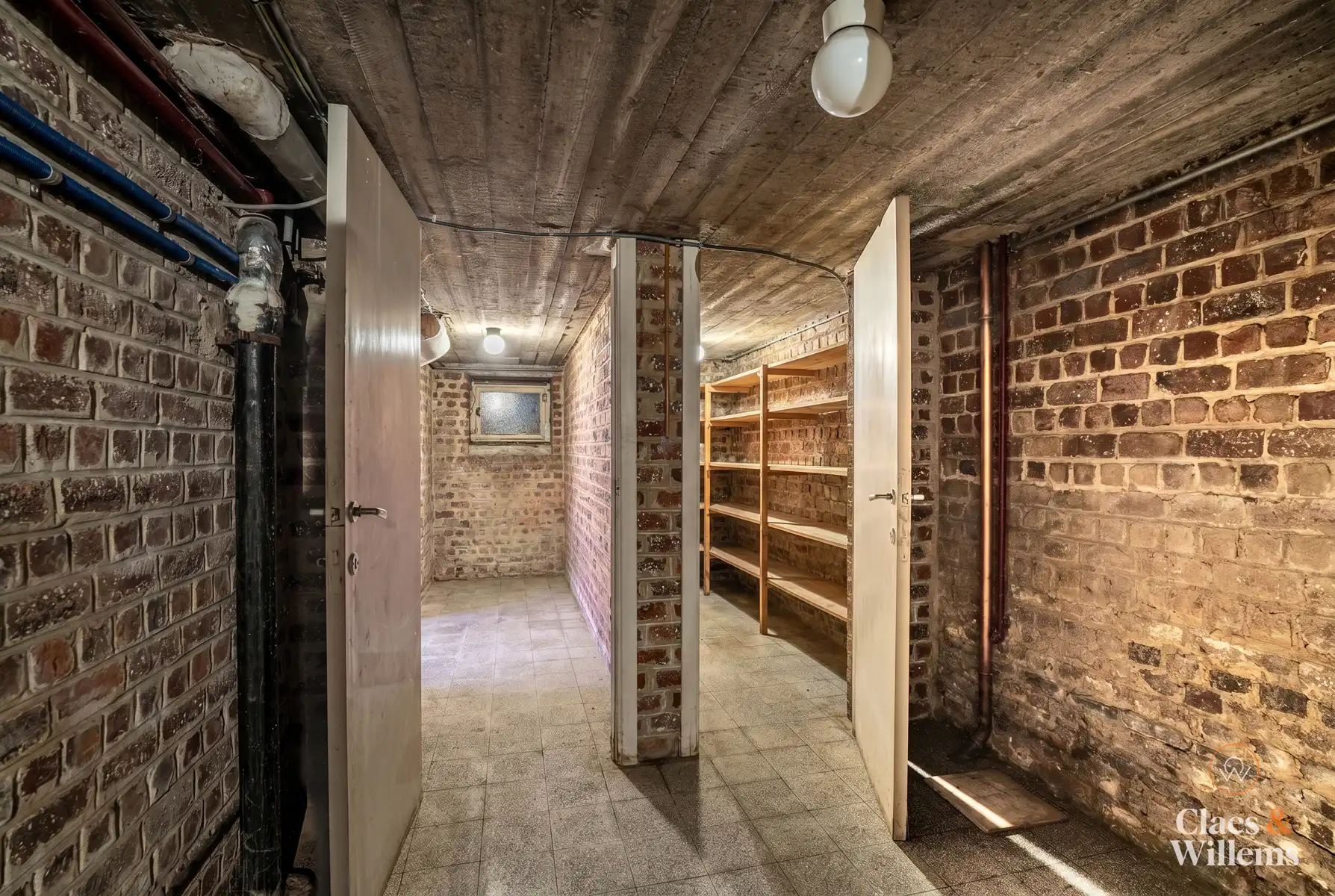 Ruime bel-etagewoning nabij centrum Halle foto 19