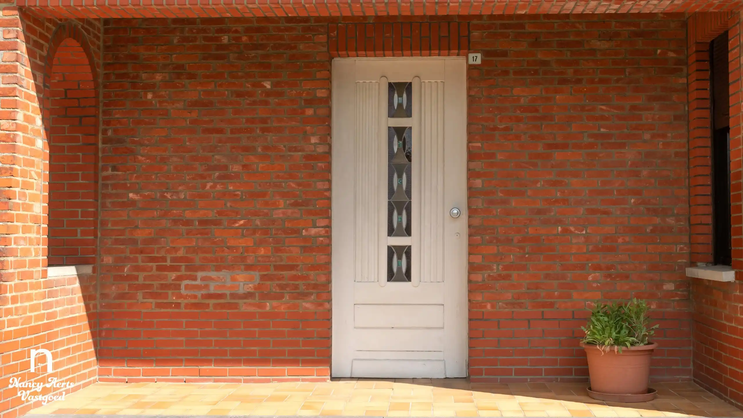 Charmante te renoveren woning op een rustige locatie foto 25
