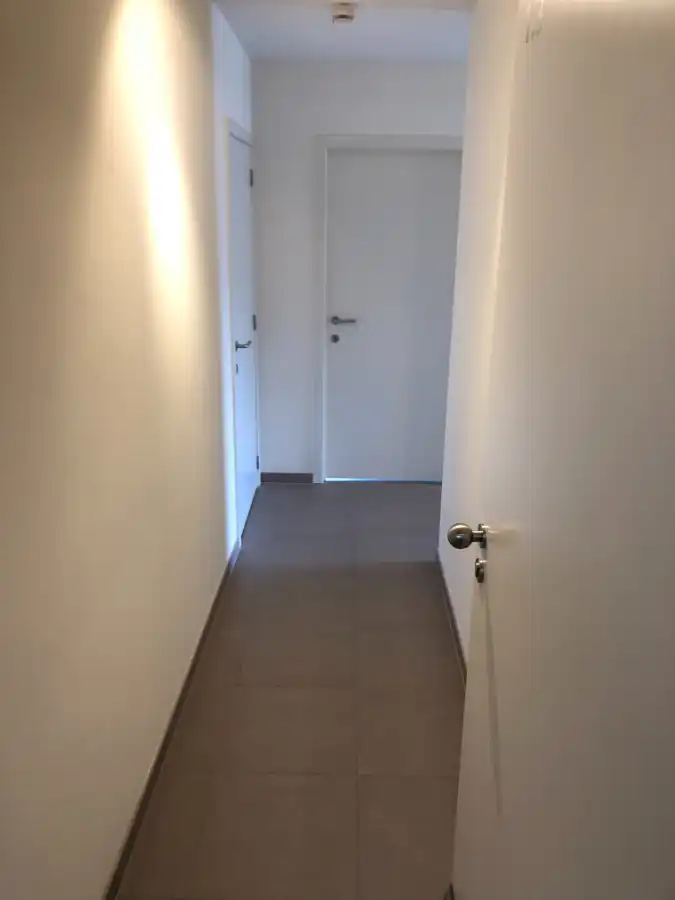 modern 2-slaapkamer appartement + autostandplaats foto 2