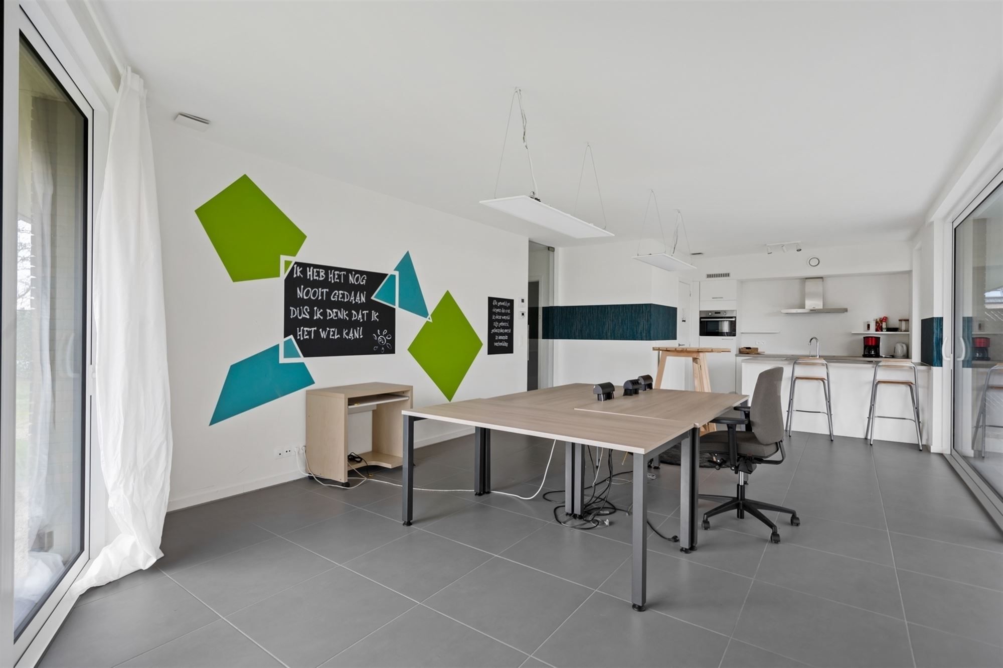 Gelijkvloers appartement in een knap project te Emblem foto 3