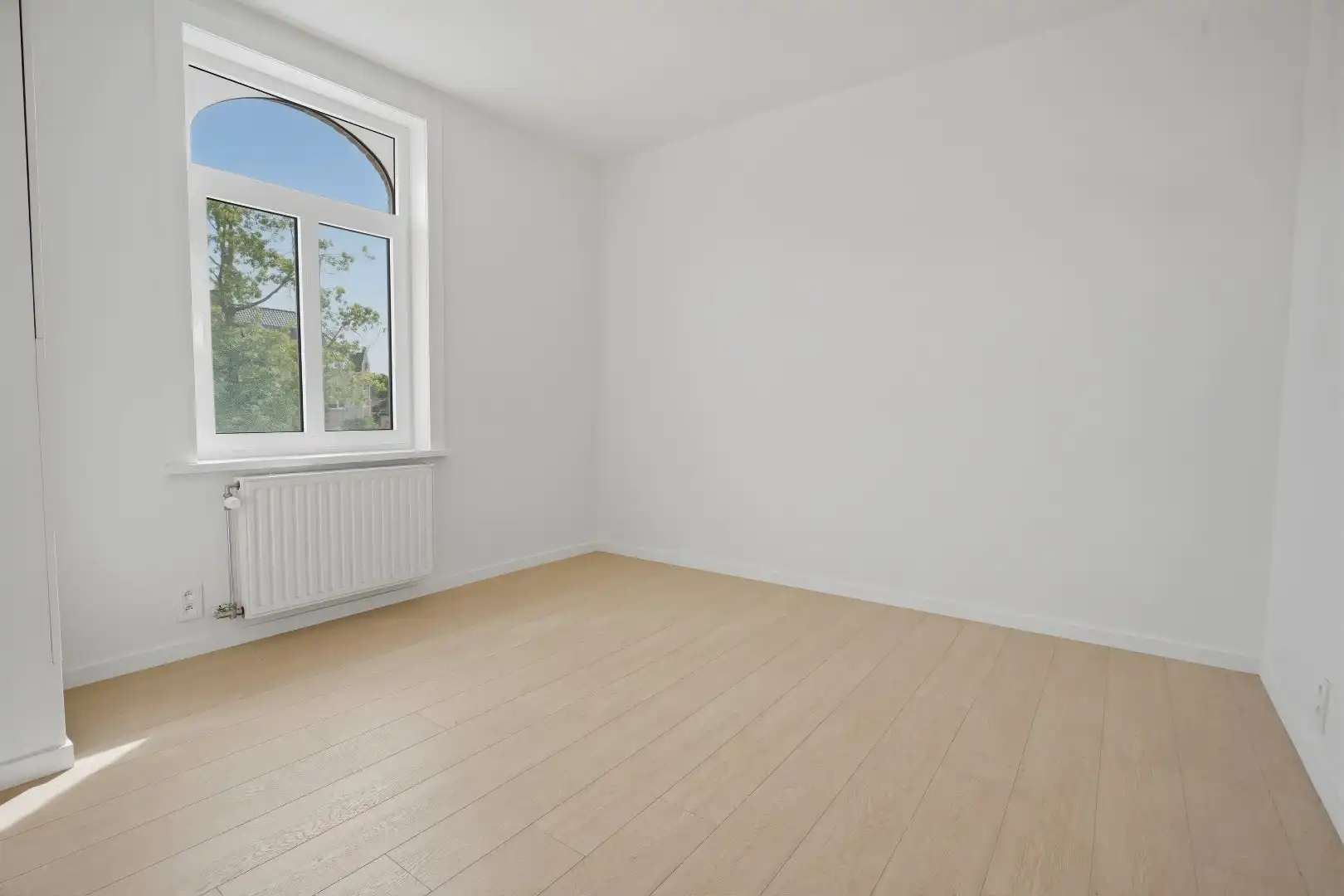 Recent gerenoveerde woning (2026), centraal gelegen aan het marktplein van Merkem! foto 10