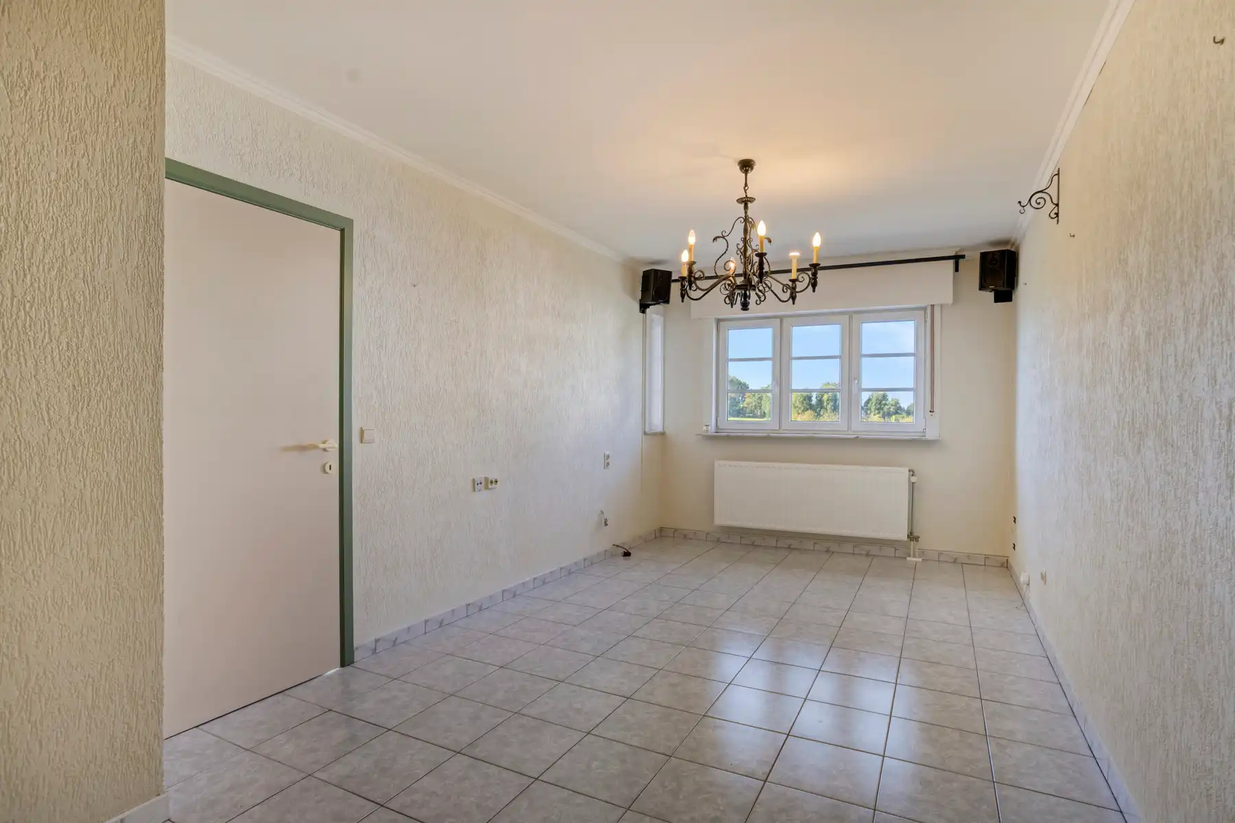 Half open bebouwing met 3 slaapkamers, garage en ruime tuin! foto 11