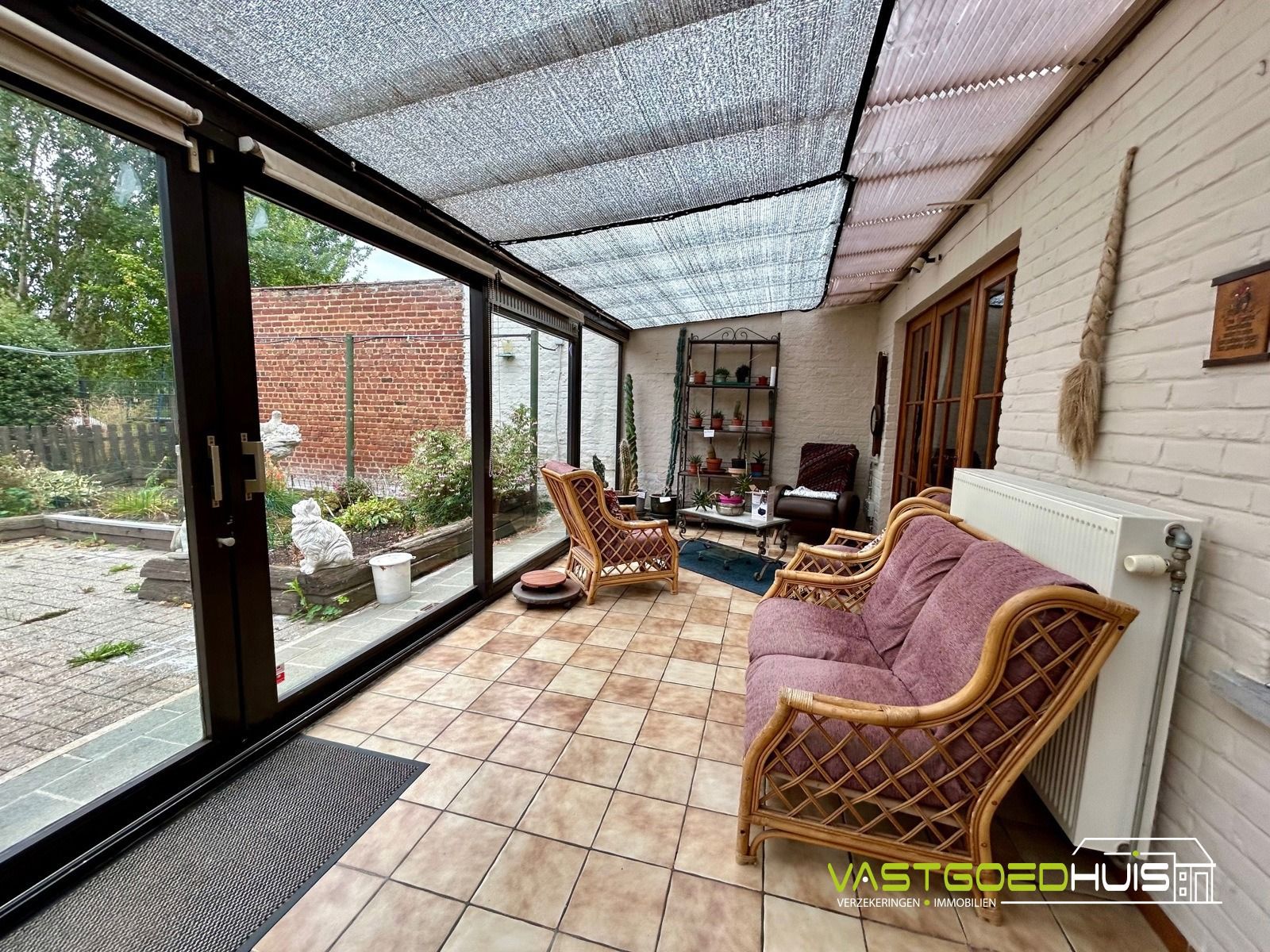 Ruime gezinswoning met garage en tuin foto 9