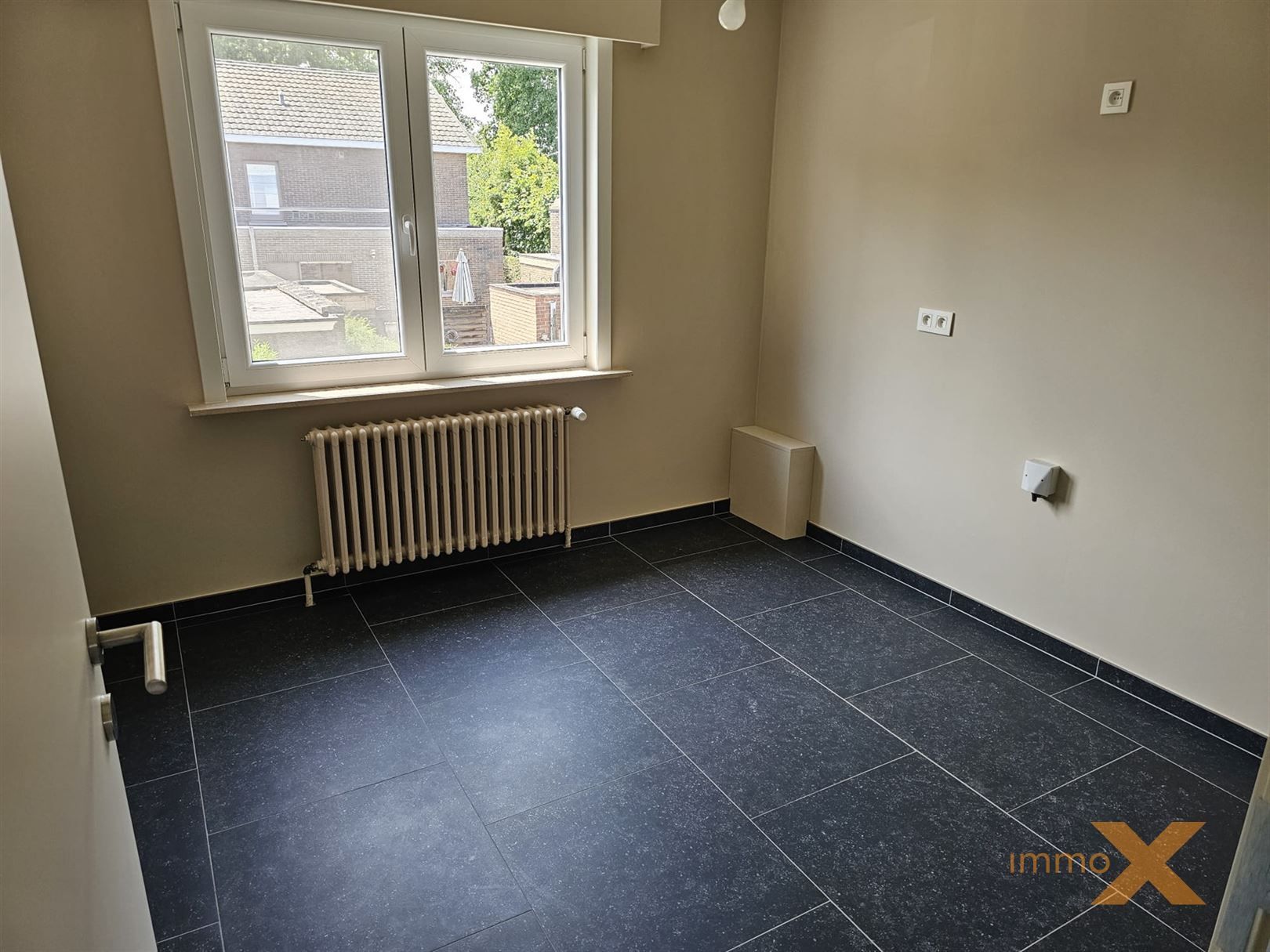 GERENOVEERDE INSTAPKLARE WONING MET GARAGE foto 27