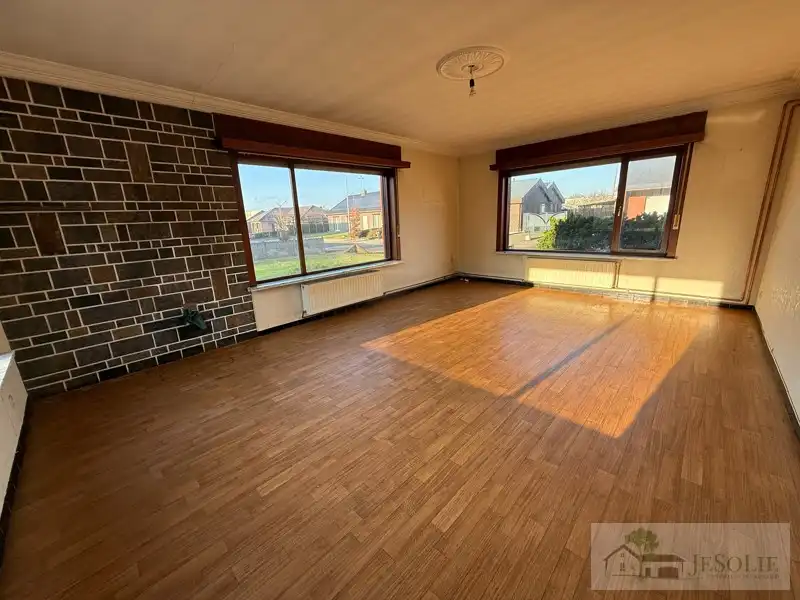 Woning op breed perceel - achterliggend natuurgebied - stal foto 7