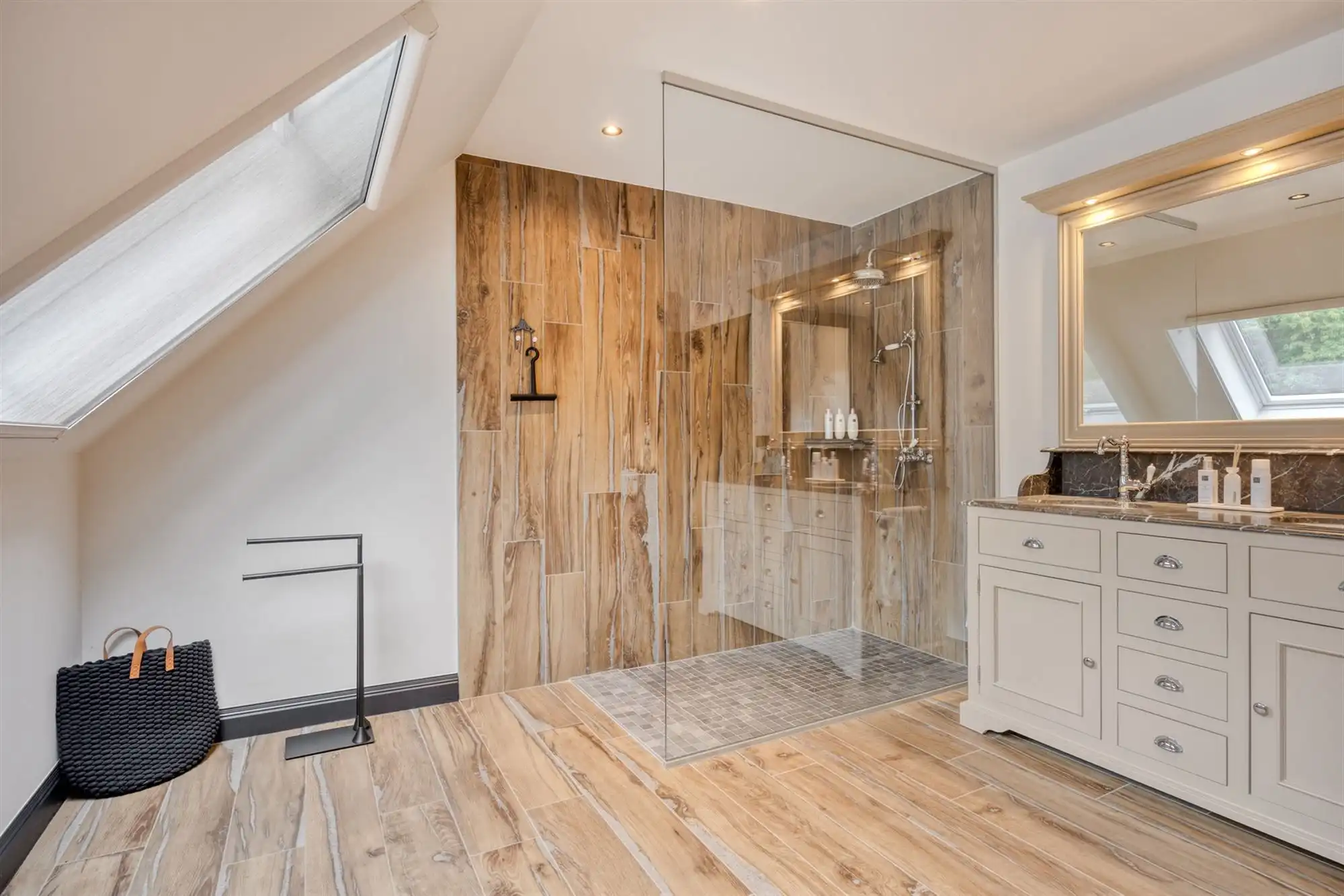 Landelijke luxe: unieke villa op ca. 11.000 m² privé-domein foto 46