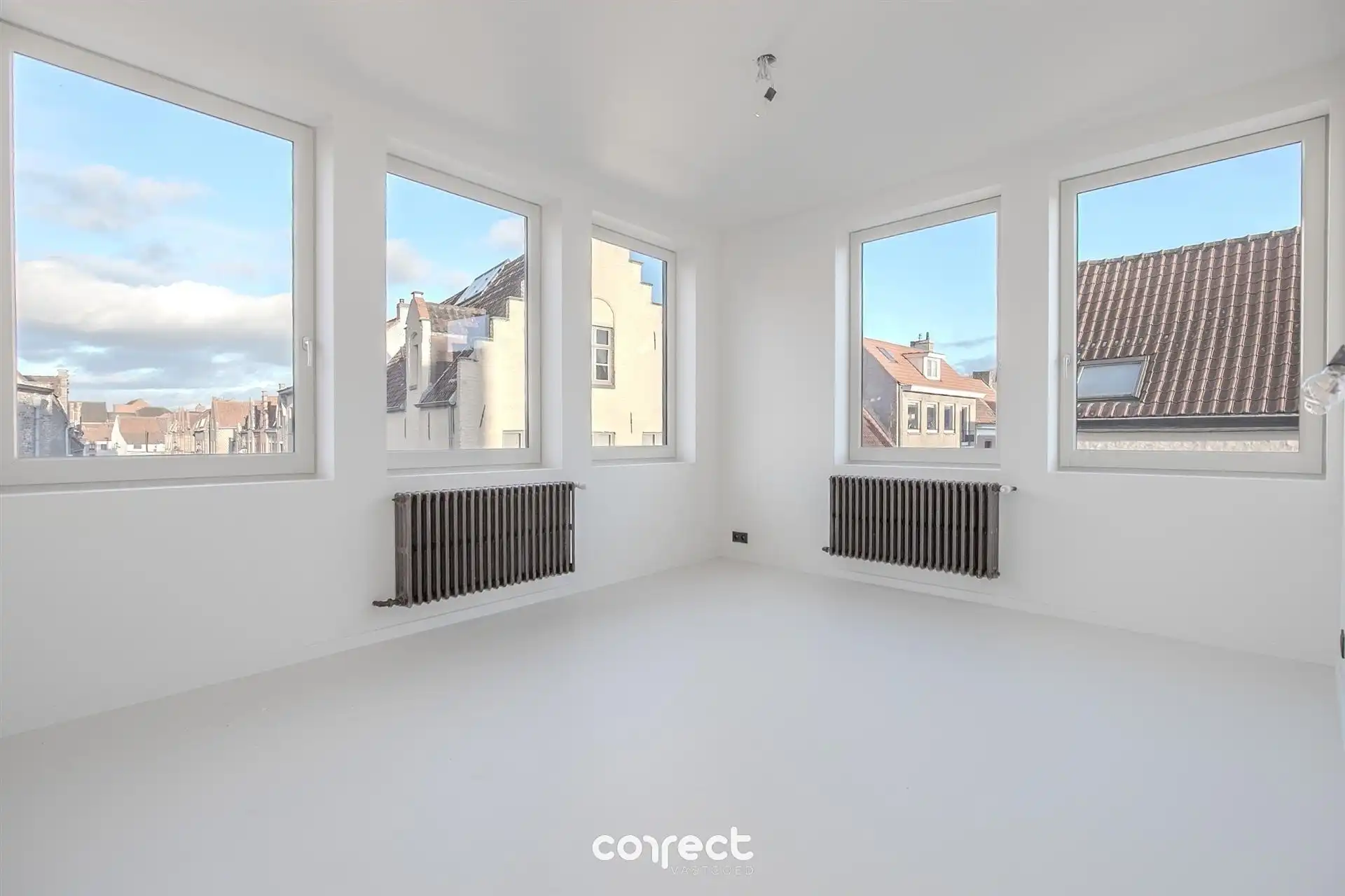 Volledig vernieuwde hoekwoning. foto 11