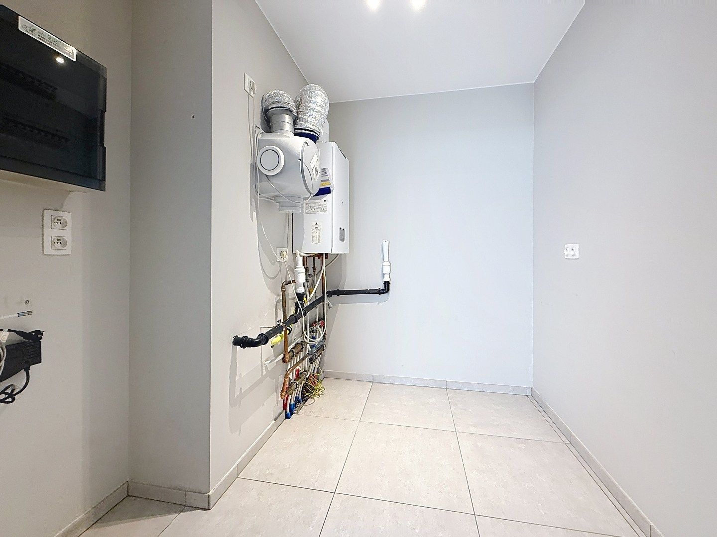 Recent, centraal gelegen appartement met 2 slaapkamers foto 3