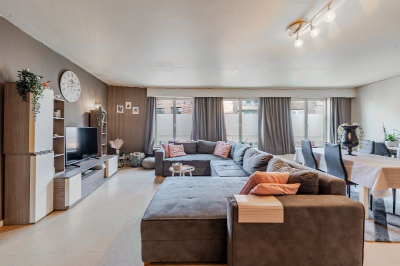 Zeer ruim appartement met 3 slaapkamers! foto 7