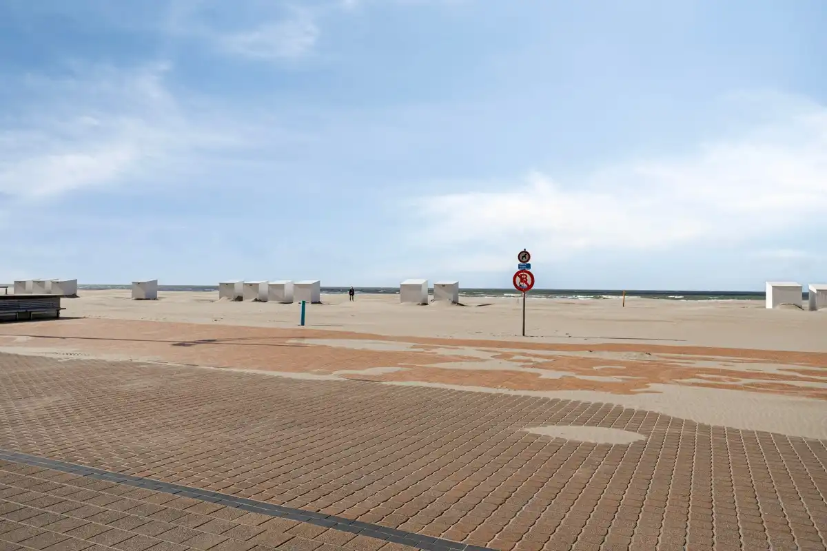 Lichtrijke studio op enkele meters van de zeedijk foto 14