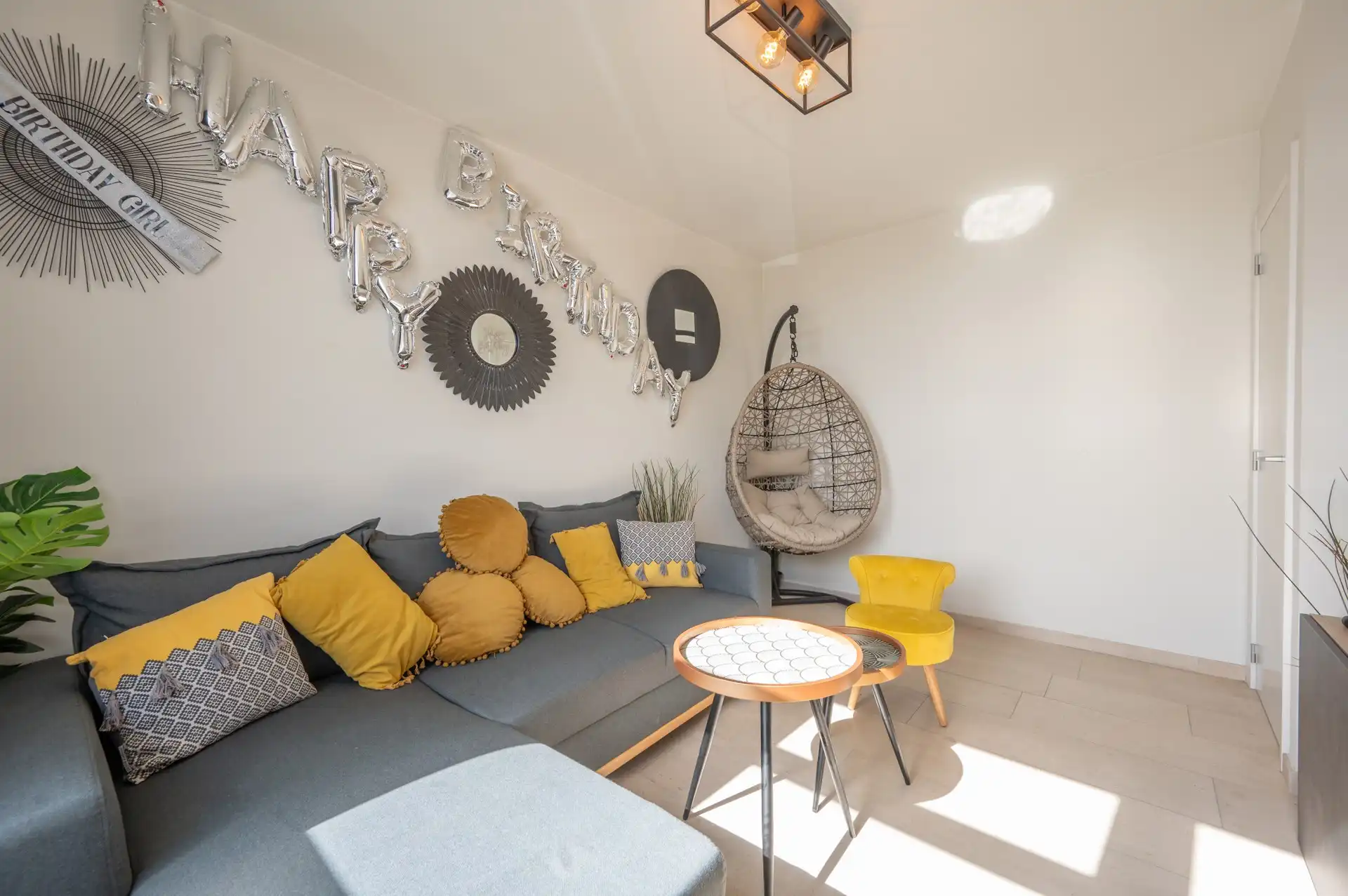 Duplex van 166 m² met frontaal zeezicht en verhuurd gelijkvloers op de Zeedijk in Heist foto 23