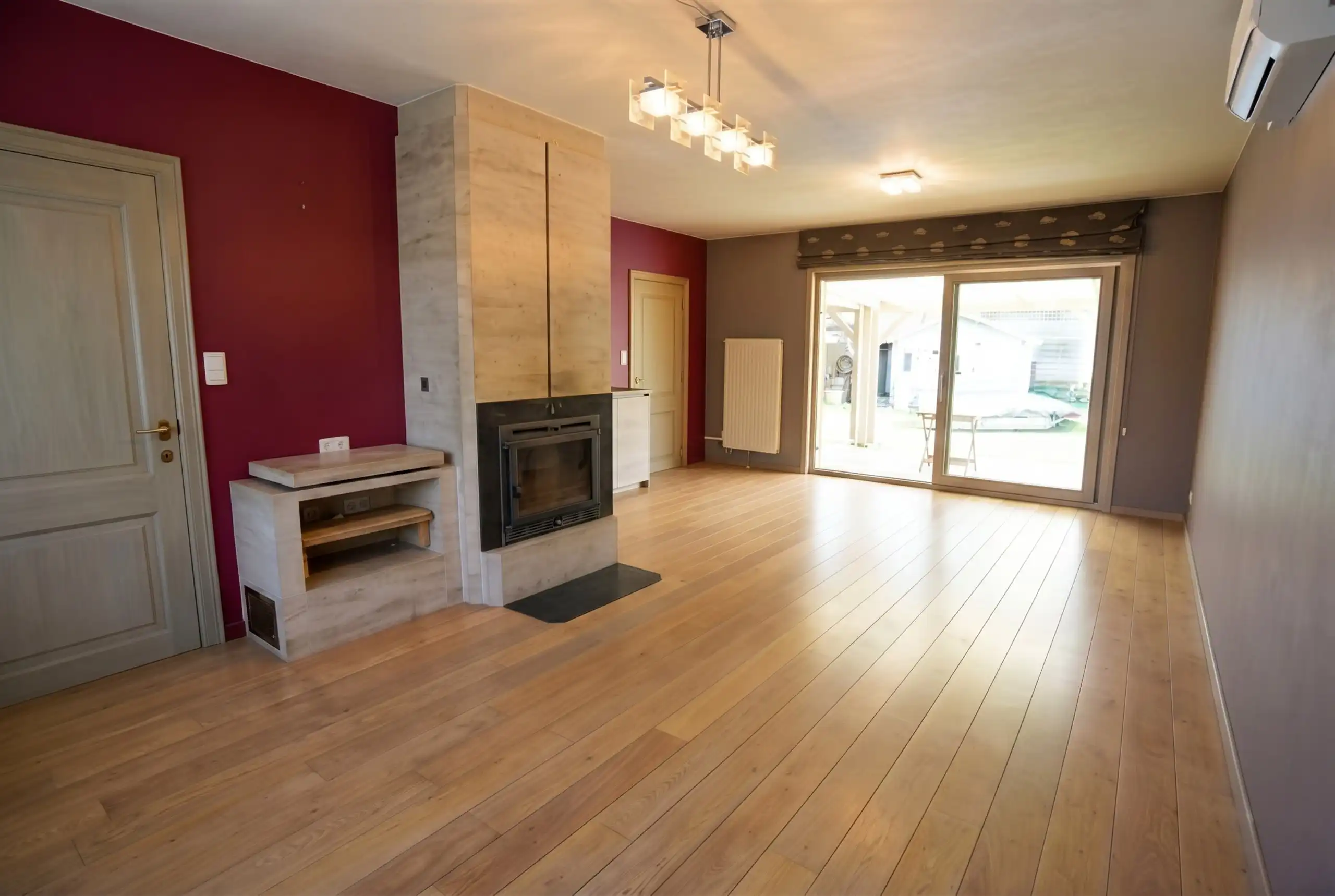 Prettig gelegen halfopen woning met garage en tuin foto 6