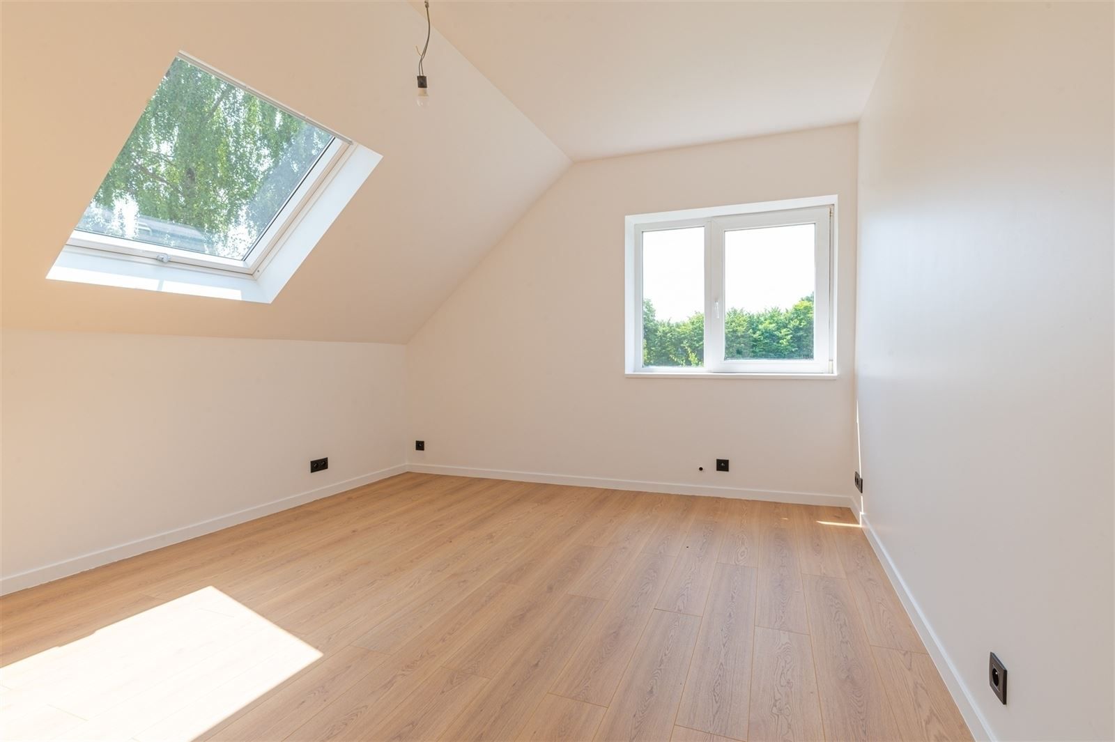 Magnifiek gerenoveerde woning met bijgebouw en parkeergelegenheid foto 18