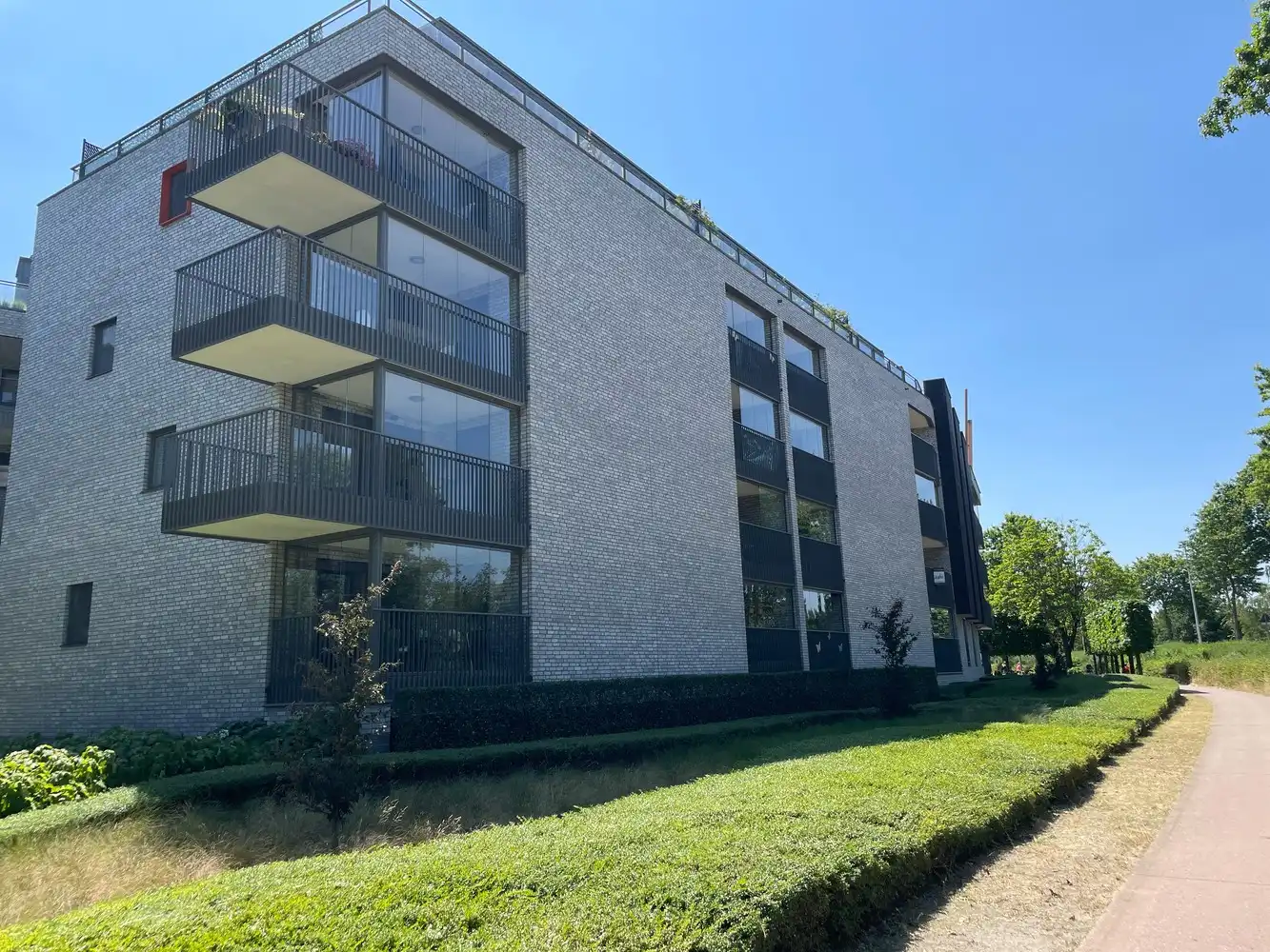 Flat met 2 slpks./terras 9m² foto 3