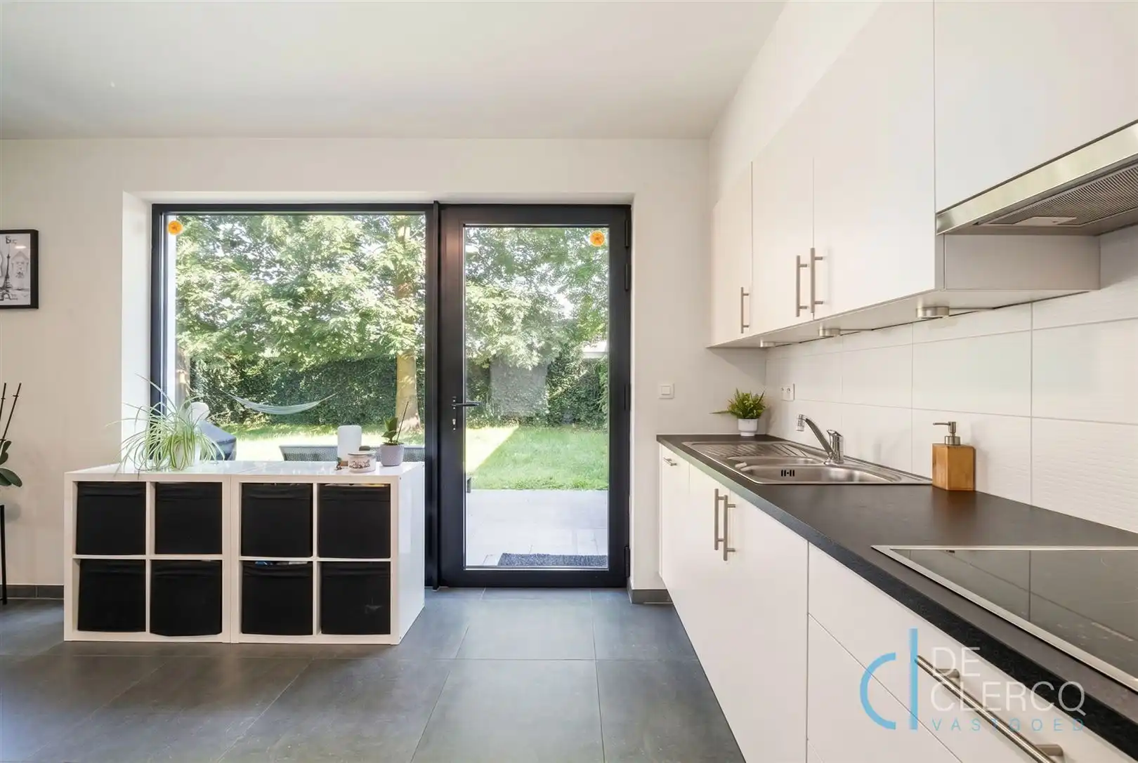 Moderne, tijdloze woning te koop in een gezellige wijk!  foto 6